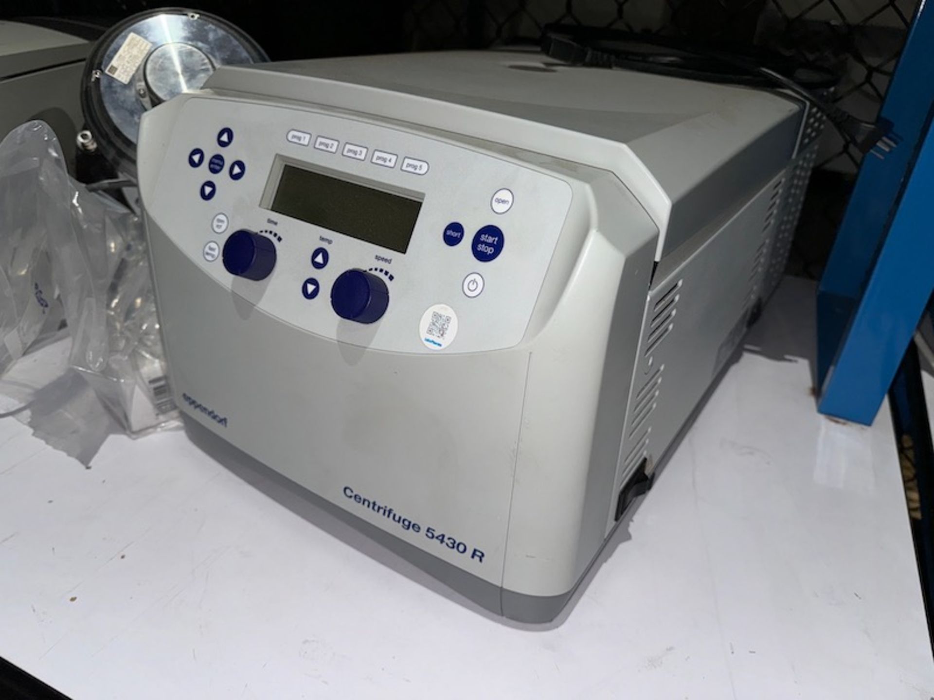 EPPENDORF CENTRIFUGE 5430 R - REFRIGERATED CENTRIFUGE - Image 12 of 15