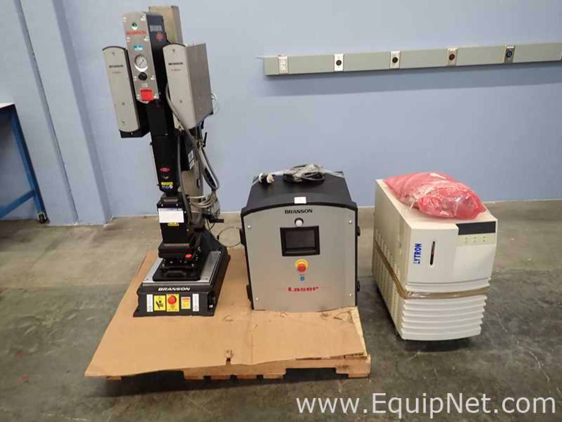 Branson Ultrasonic Corporation RADIANCE 3G Welder System w/ Lytron RC011J03BC2M043 Chiller