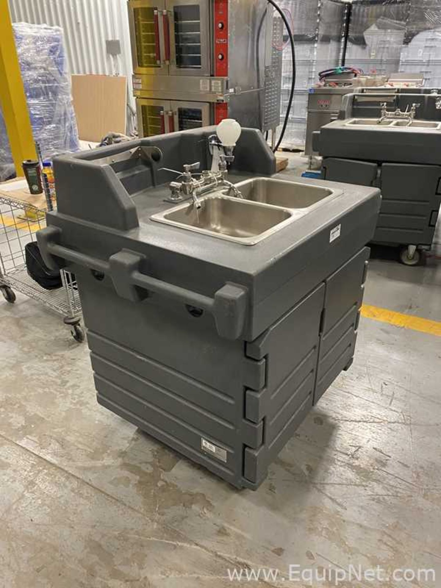 Cambro KSC402 Wash Station - Image 2 of 9