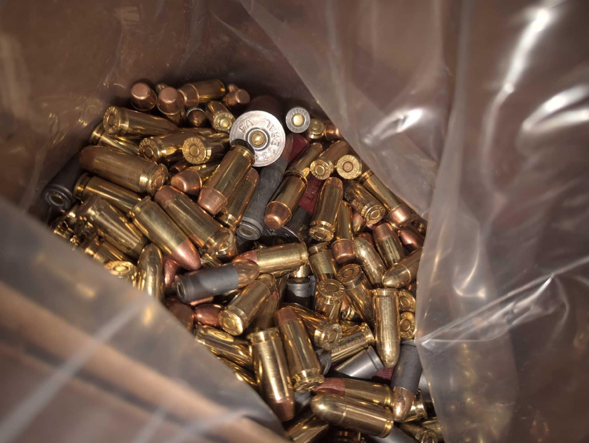 Shelf of misc. - Image 10 of 11