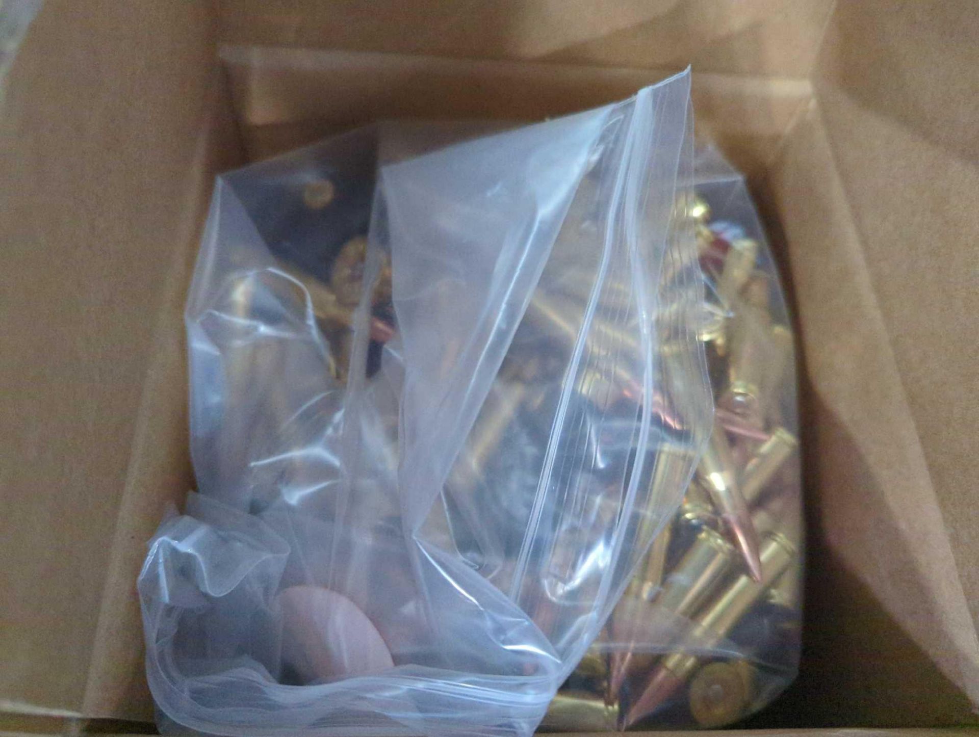 Shelf of misc. - Image 8 of 11