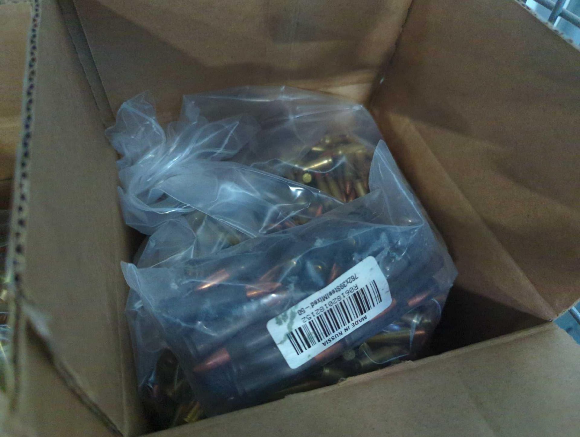 Shelf of misc. - Image 7 of 11