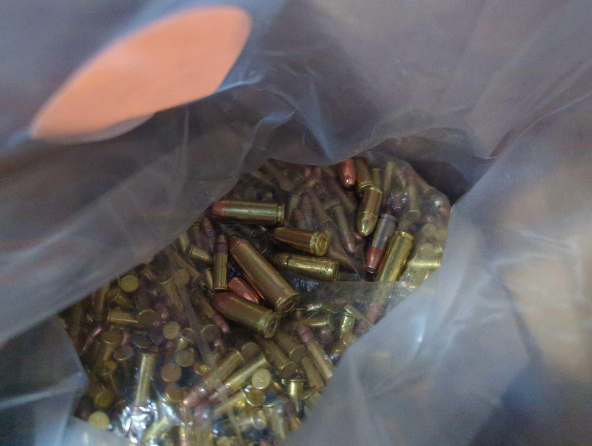 Shelf of misc. - Image 4 of 11