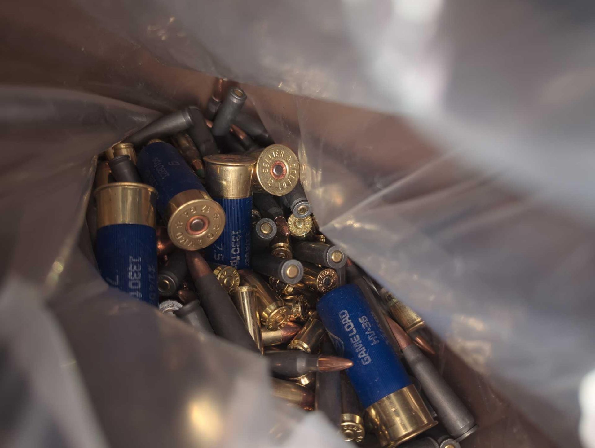 Shelf of misc. - Image 9 of 11