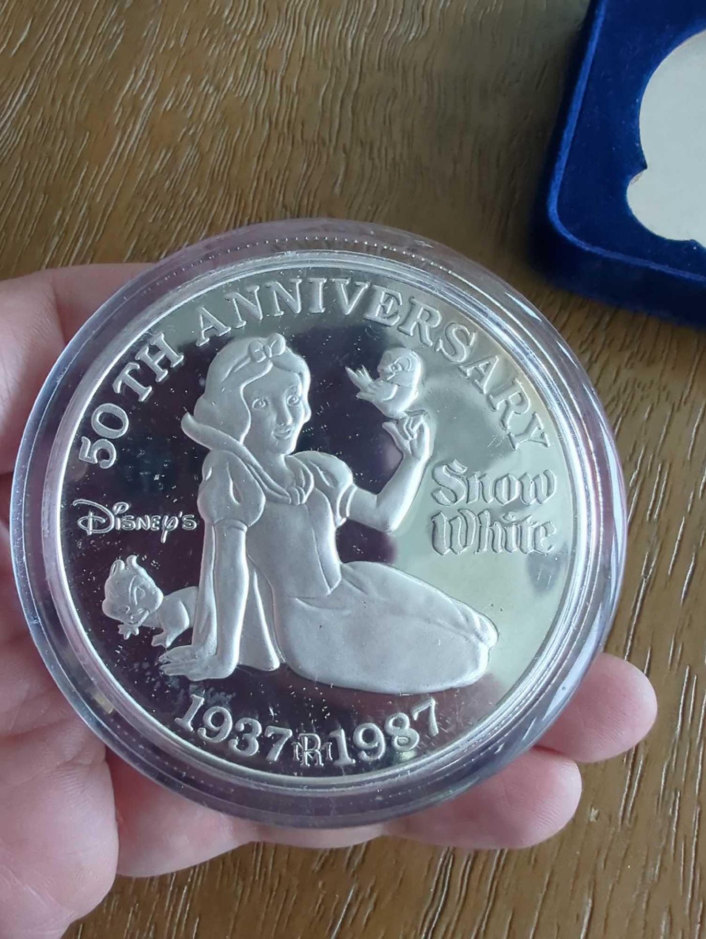 5 oz Vintage Snow White Silver Coin with COA - Image 2 of 6