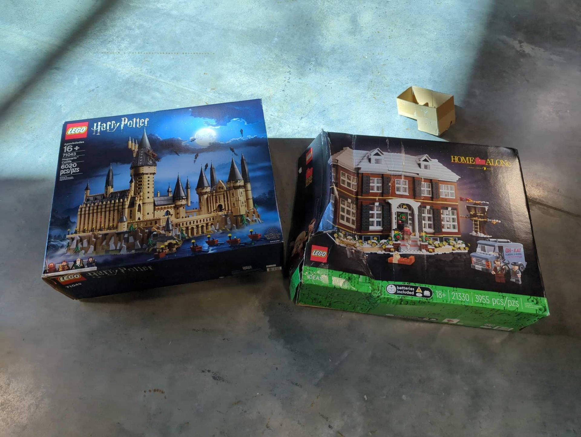 Lego Hogwarts and home alone