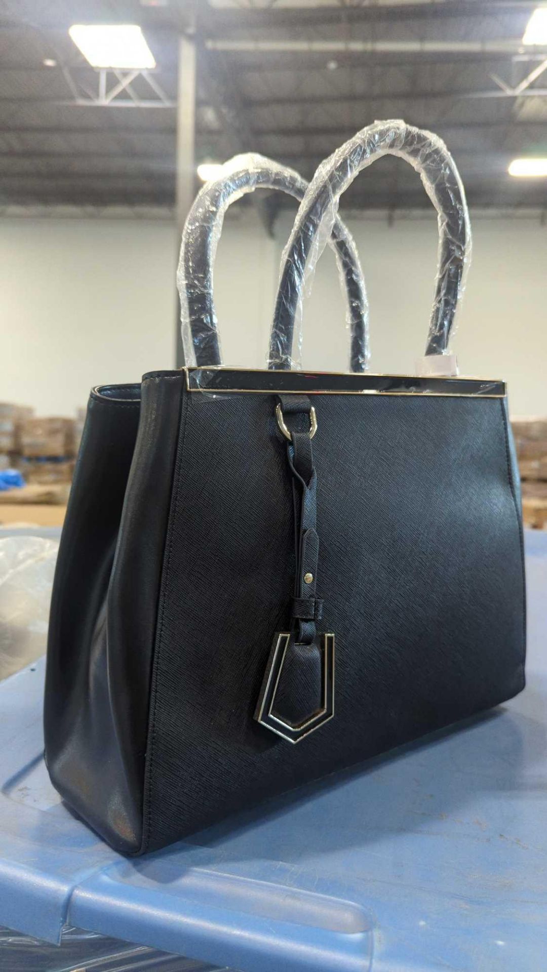 Pallet- Donna Bella Designs handbags - Image 2 of 18