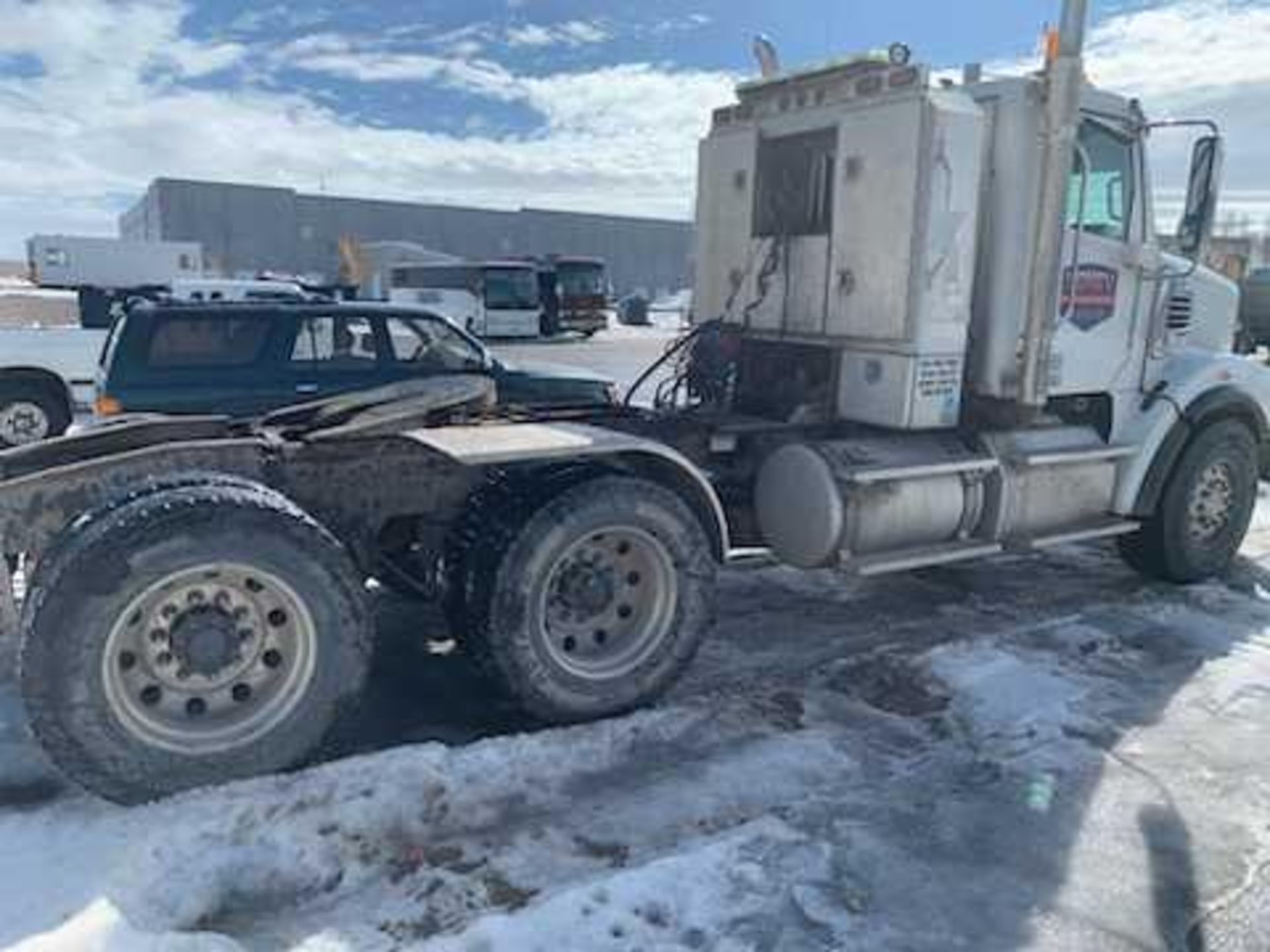 2015 Freightliner 122SD - Image 2 of 6