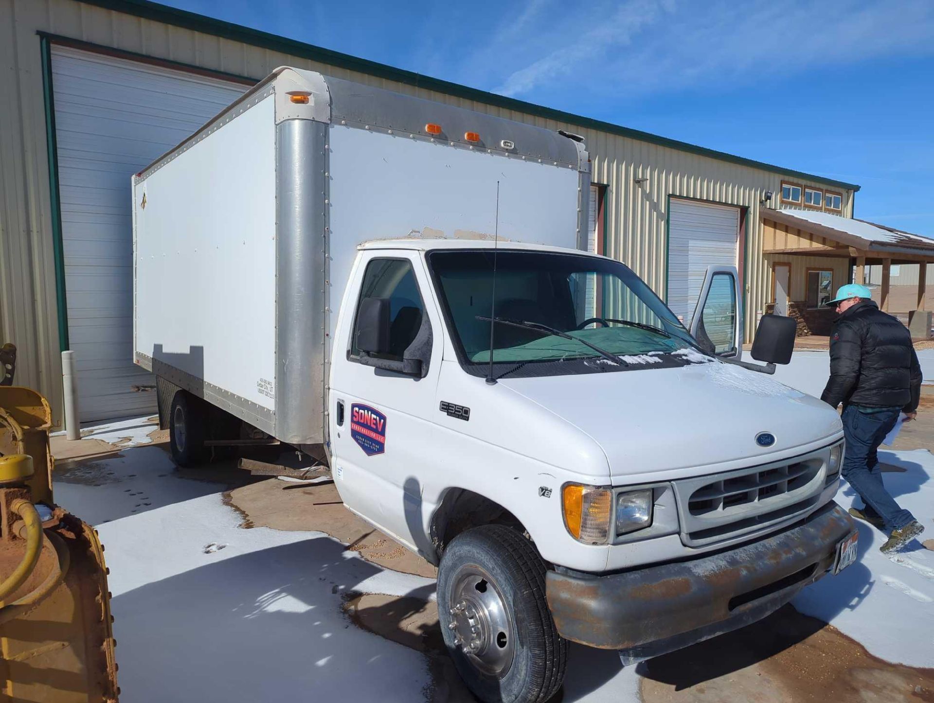 2002 Ford E350 Box Truck