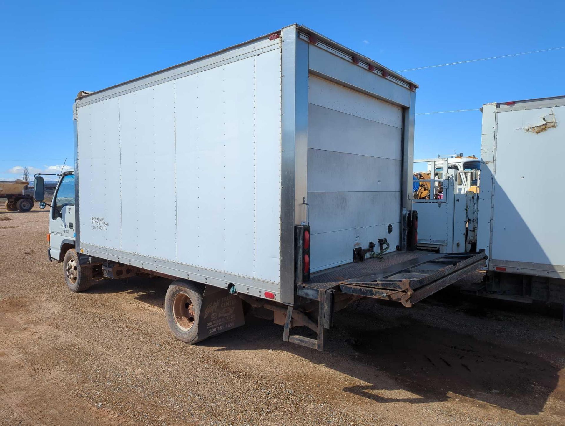 2003 Isuzu box truck - Image 4 of 14