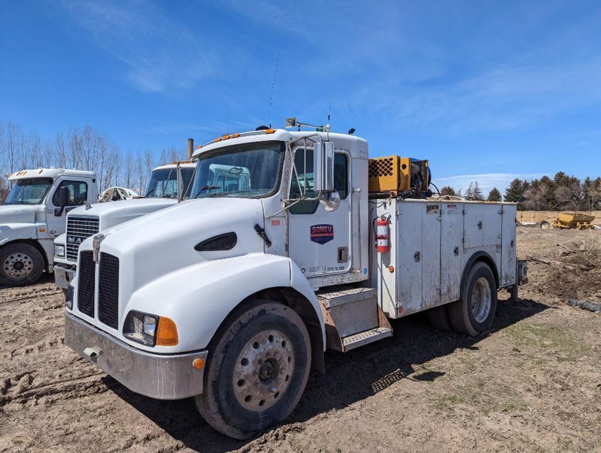 1998 Kenworth T300 mechanics truck - Image 2 of 13