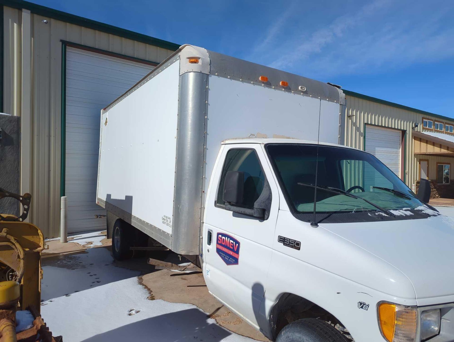 2002 Ford E350 Box Truck - Image 11 of 18