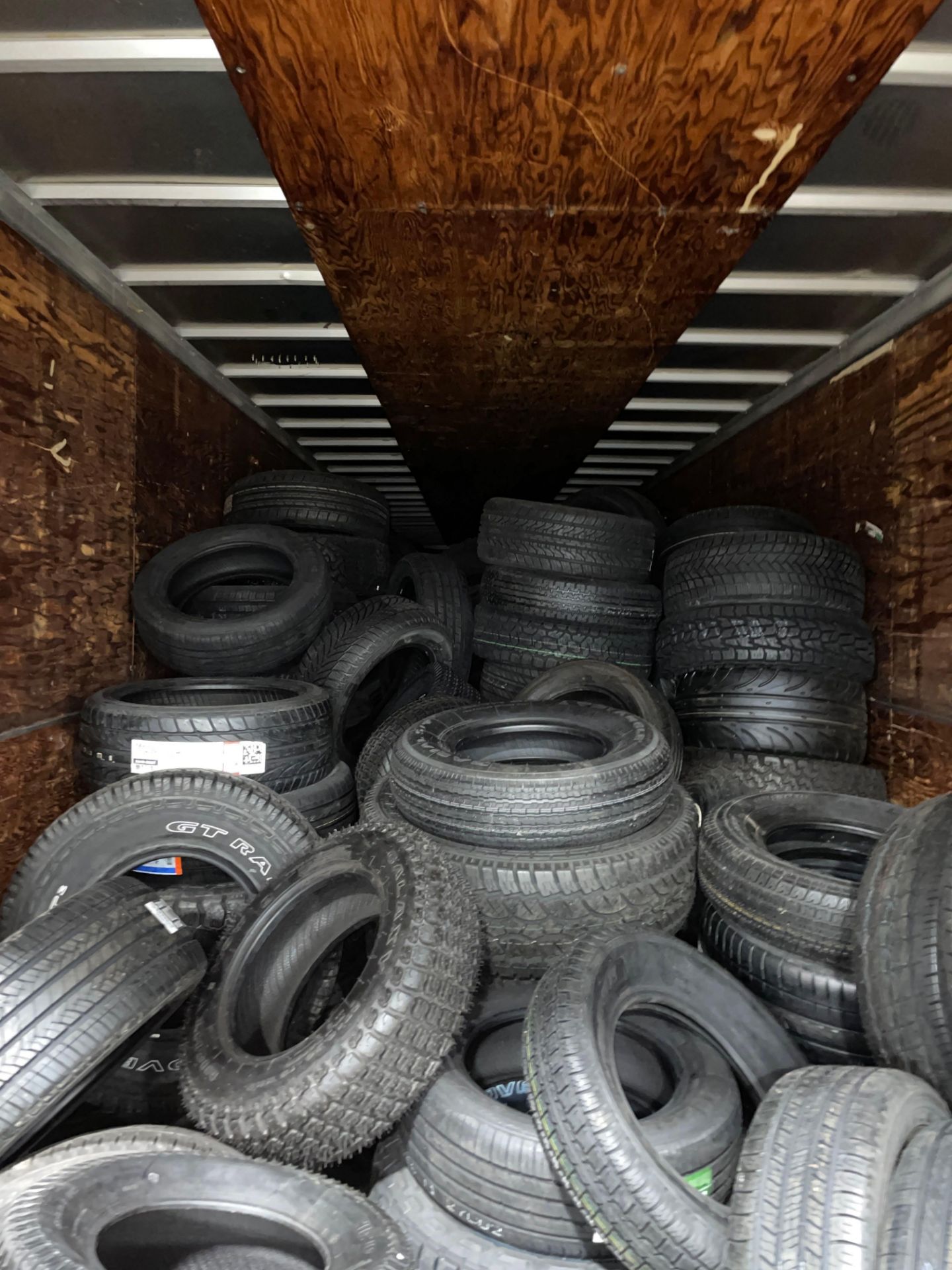 approx 600 Tires - Image 5 of 5