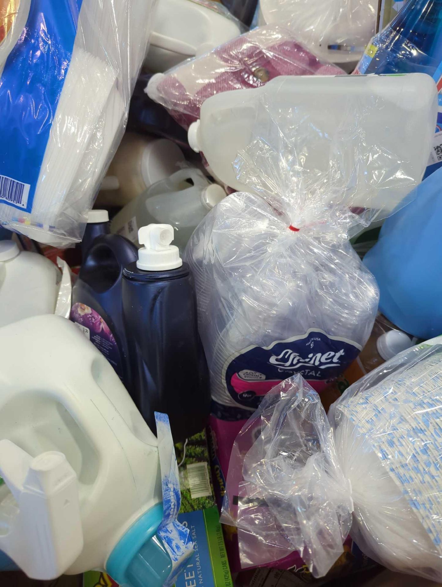 big box in a store Foods/Cleaning - Image 6 of 16