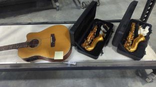 Acoustic Electric Bass & 2 Saxophones