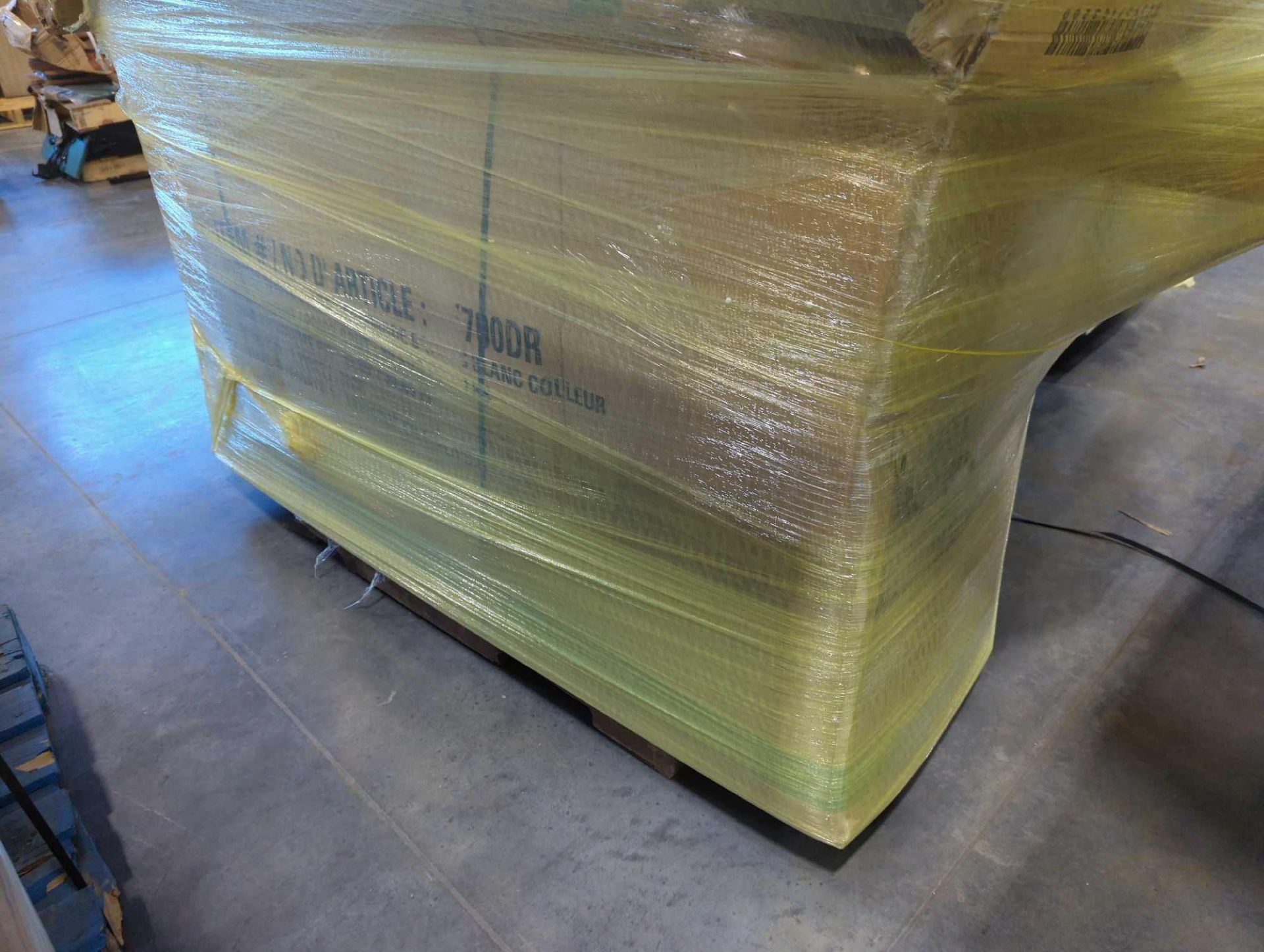 Dresser, Recliner - Image 4 of 5