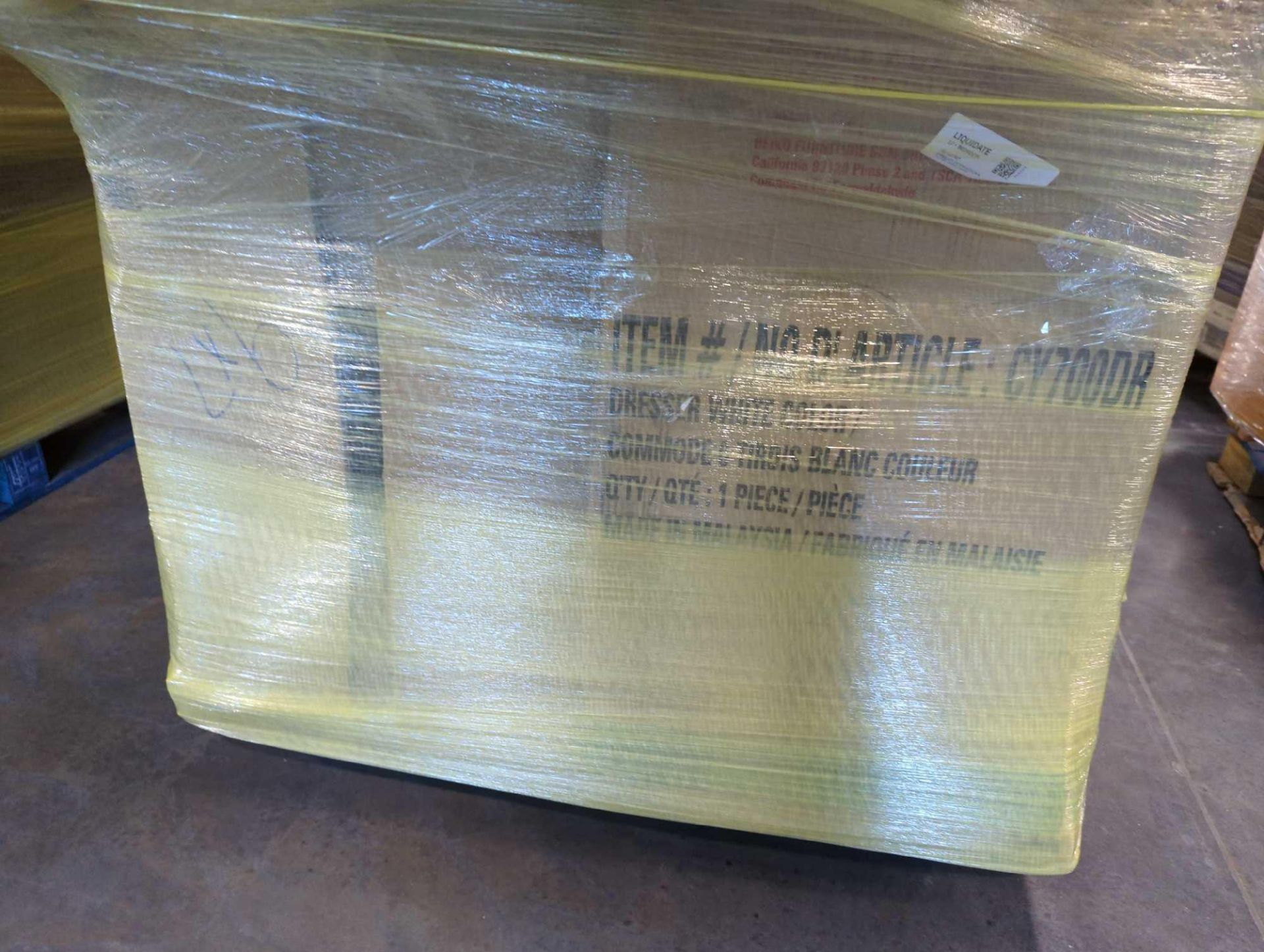 Dresser, Recliner - Image 2 of 5