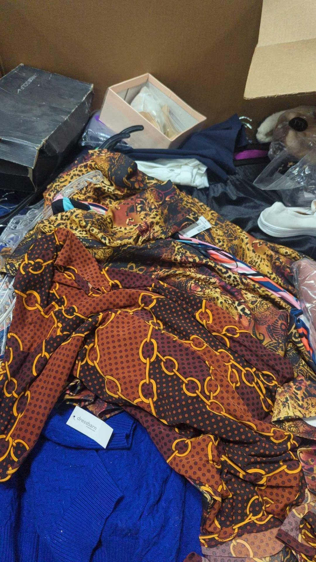 Clothing - Image 4 of 13