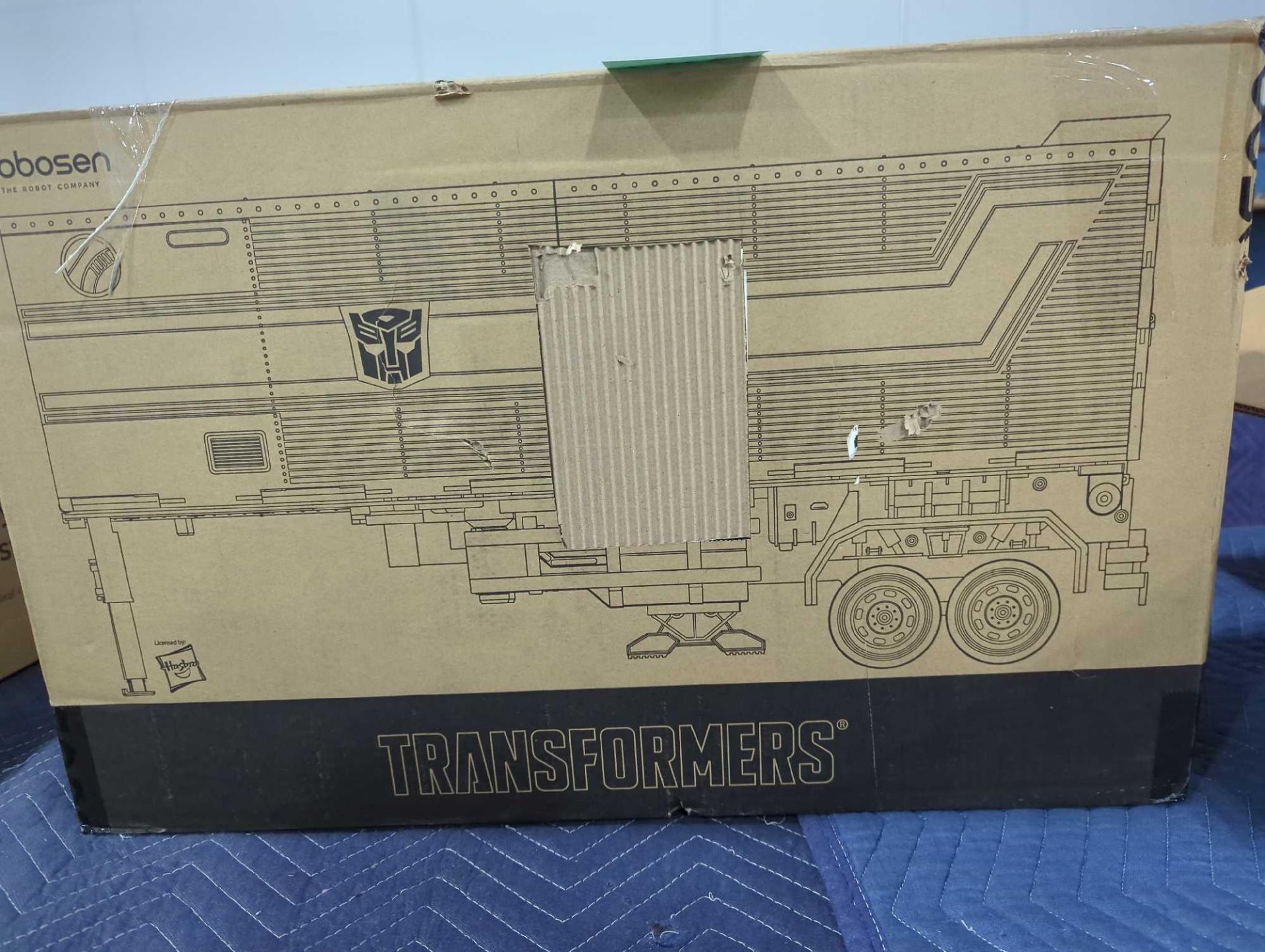 Flagship Optimus Prime Trailer Kit, Robosen Transformers - Image 3 of 5