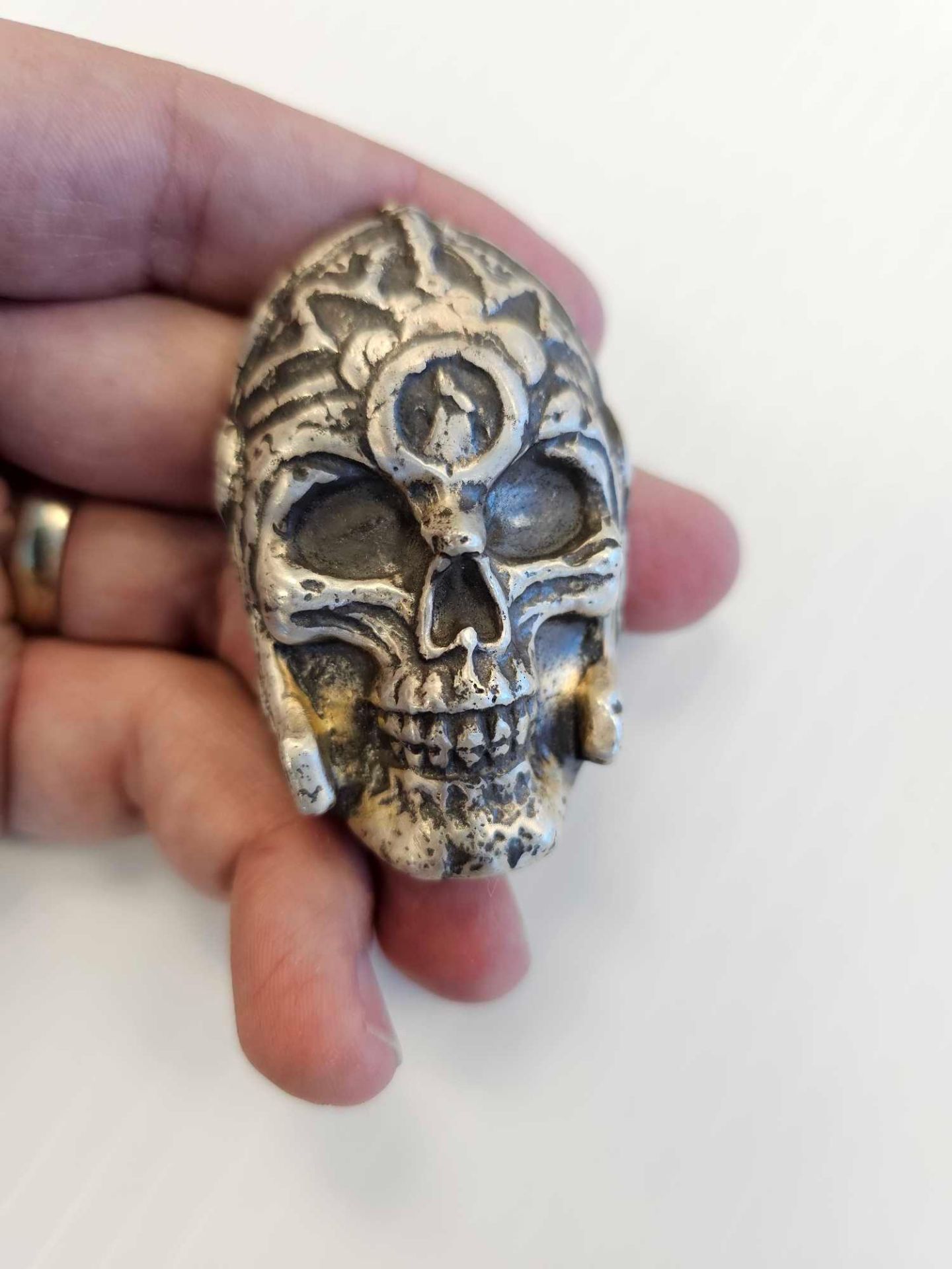 6 oz hand poured skull silver limited edition - Image 3 of 3