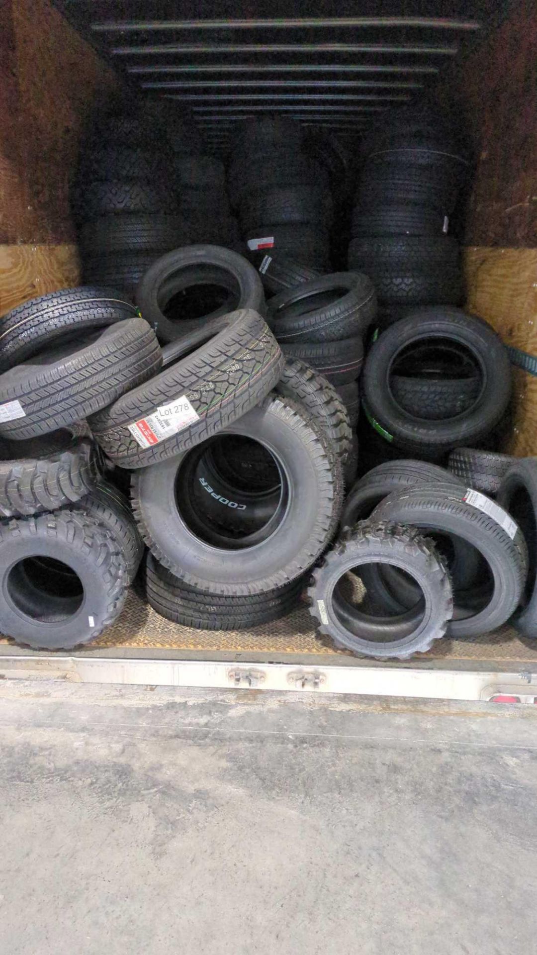 Semi of Tires, approx 650 tires - Image 13 of 13