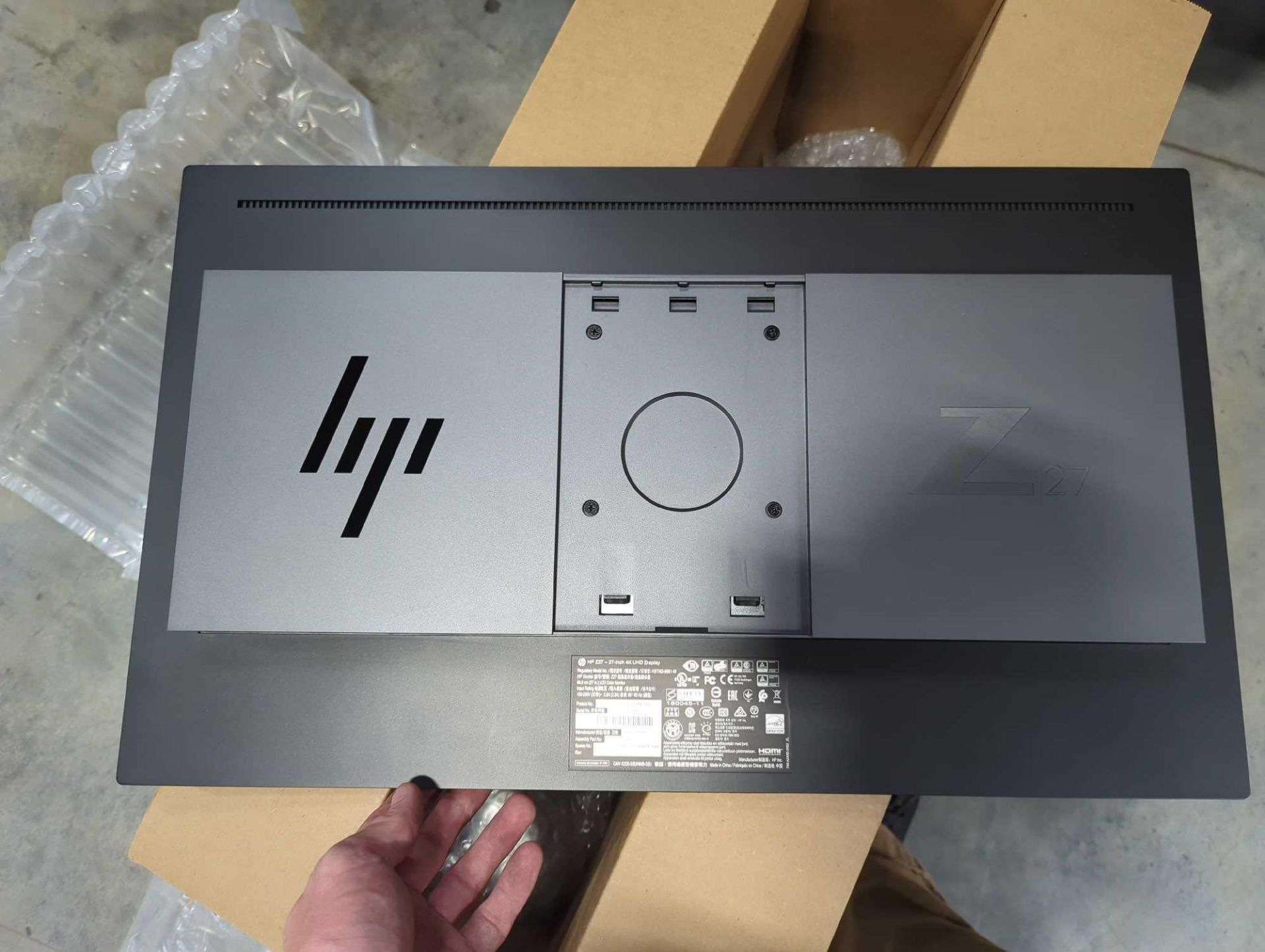 HP Monitors - Image 3 of 9