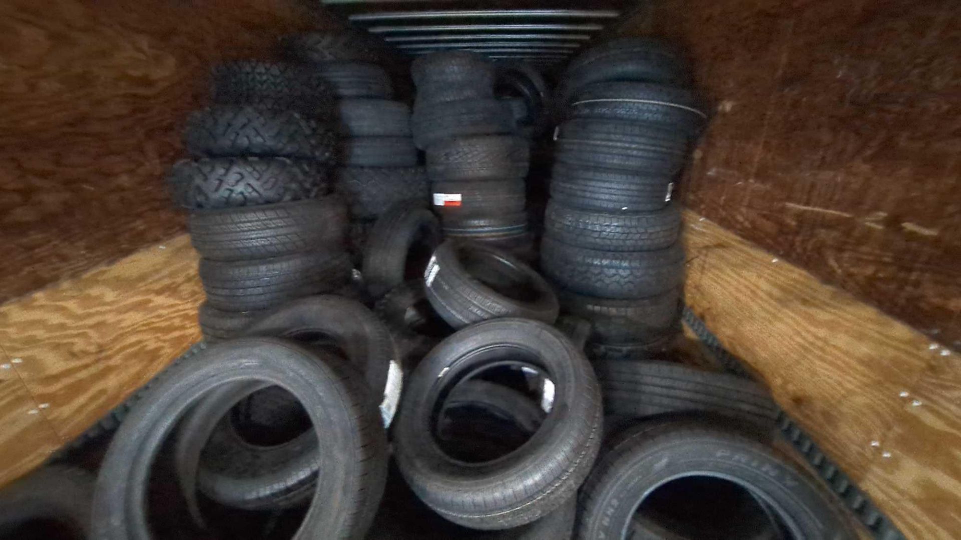 Semi of Tires, approx 650 tires - Image 11 of 13