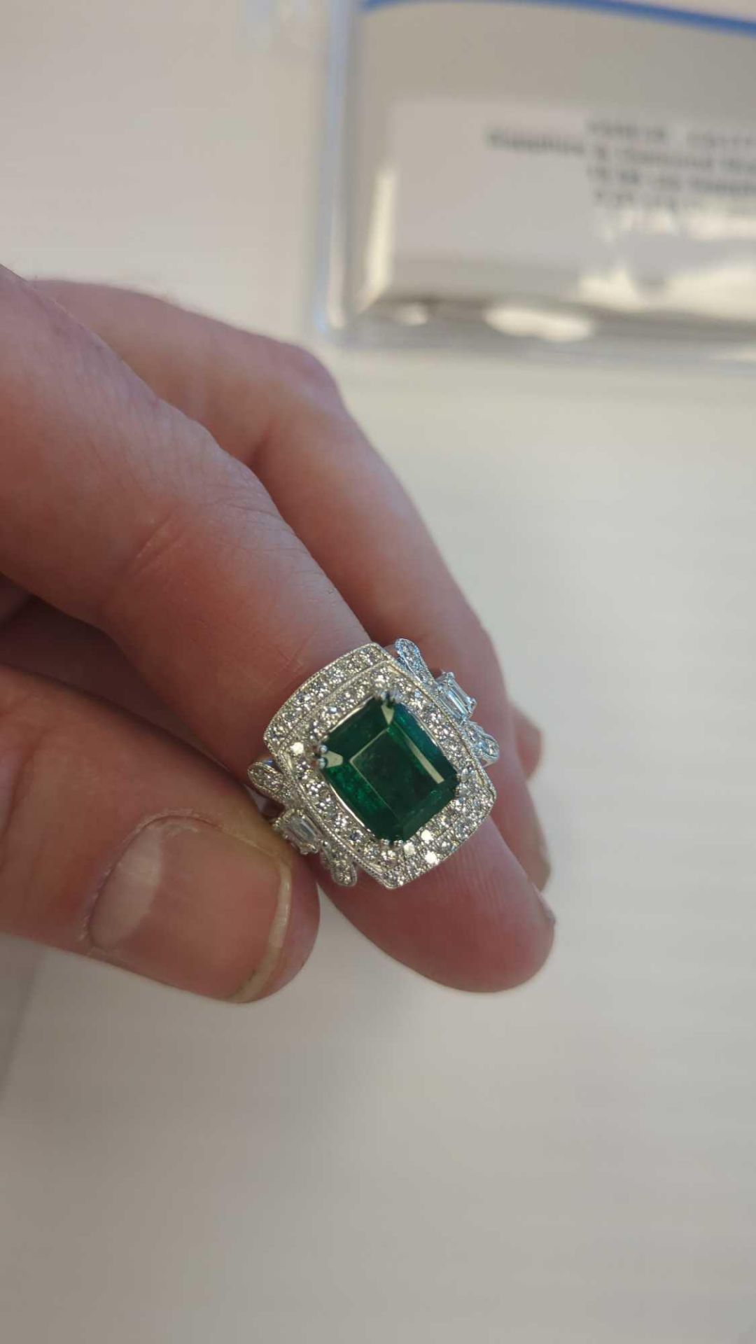 Jewelry: Emerald & Diamond Ring Platinum 3.45 Cts Emerald/ 1.07 Diamond - Image 3 of 6
