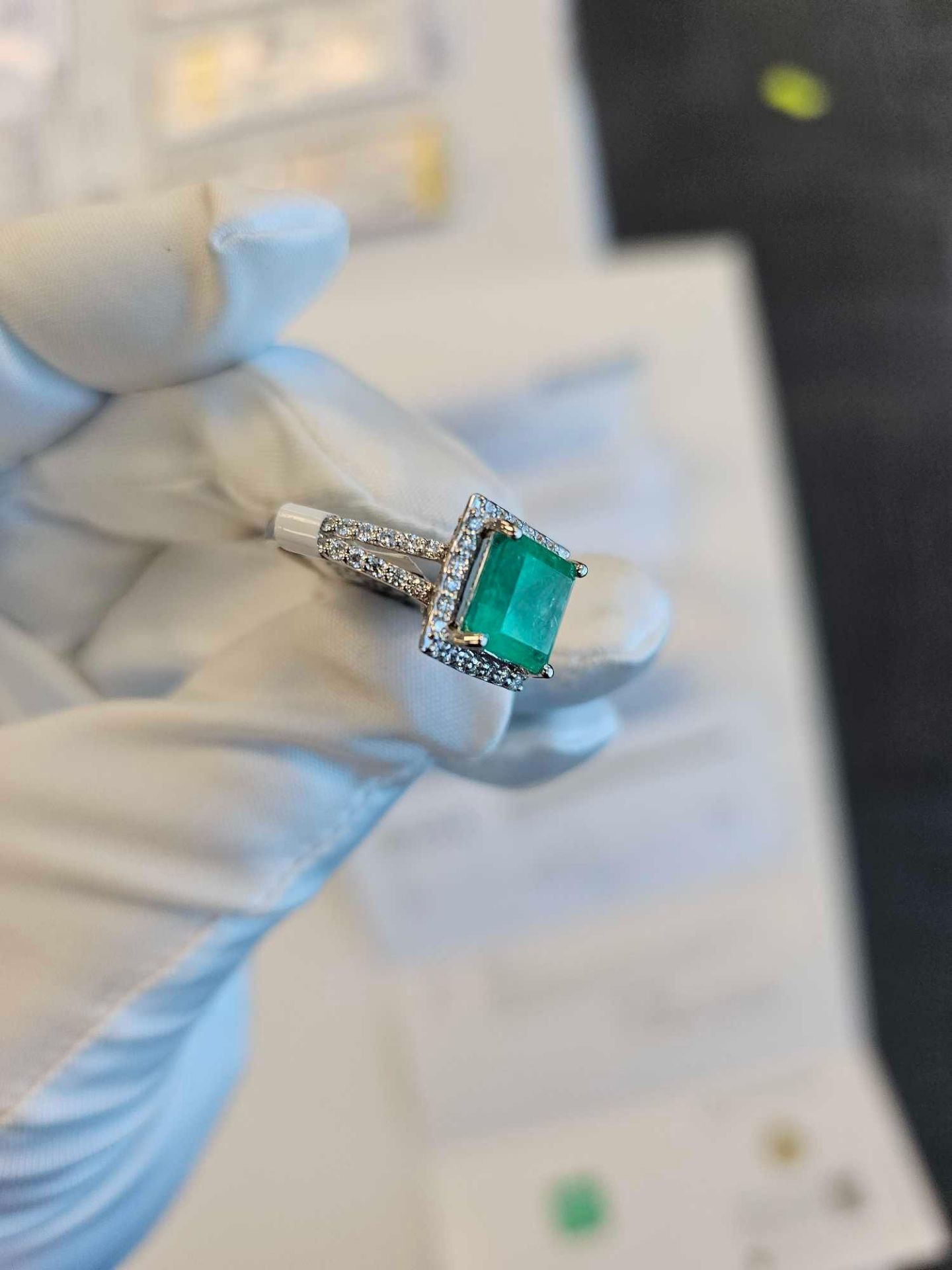 Jewelry: Columbian Emerald & Diamond Ring 3.30 cts Emerald / .93 cts Diamond - Image 7 of 8