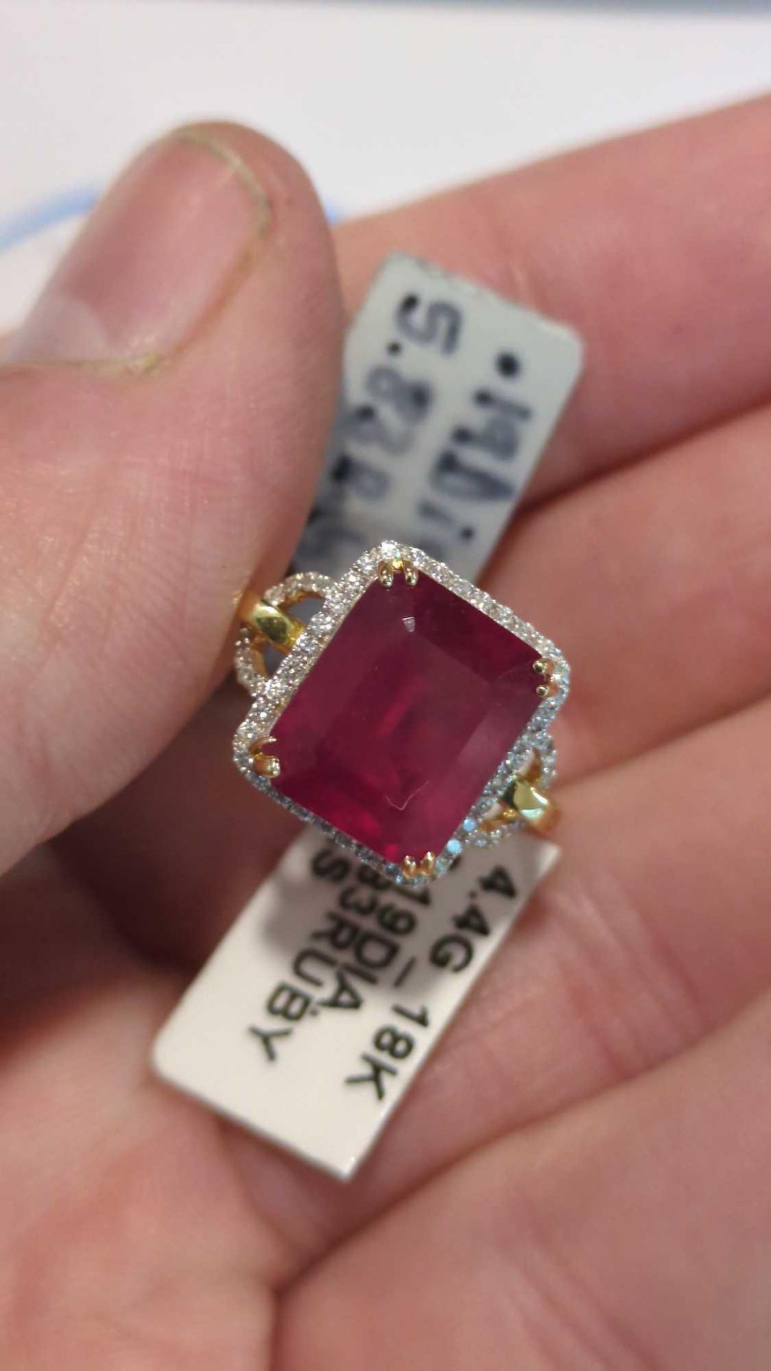 Ruby and gold Ring - Image 5 of 5