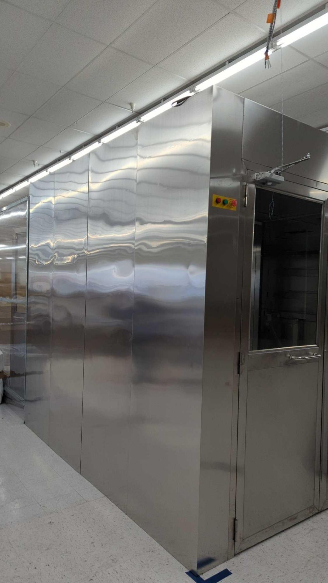 Sterile Cleaning Room, includes multiple Series 119 Filter modules, Hepa Filters,walls, cabinet & pi - Image 10 of 20