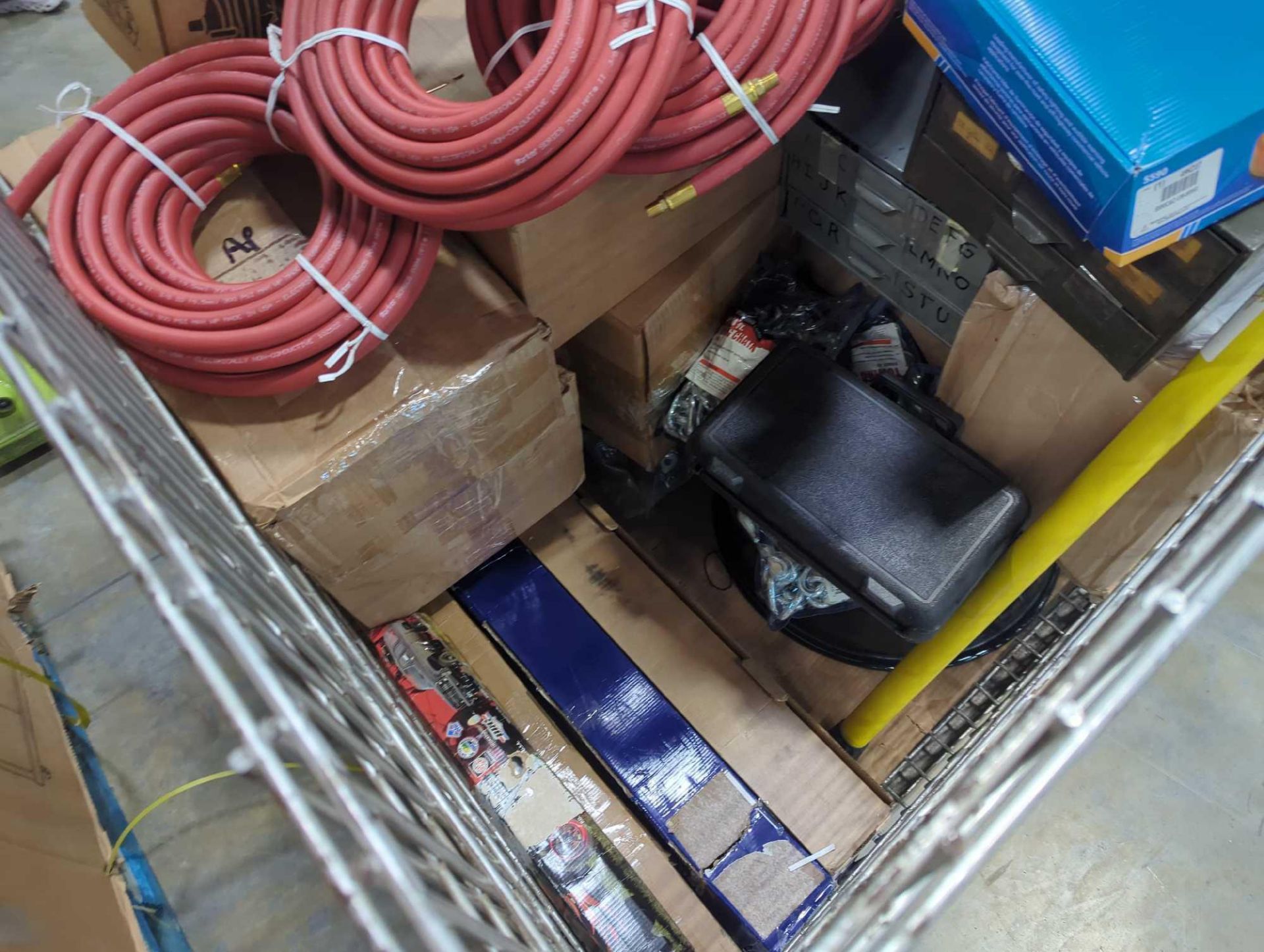 industrial and auto parts hoses most of them new - Image 9 of 10