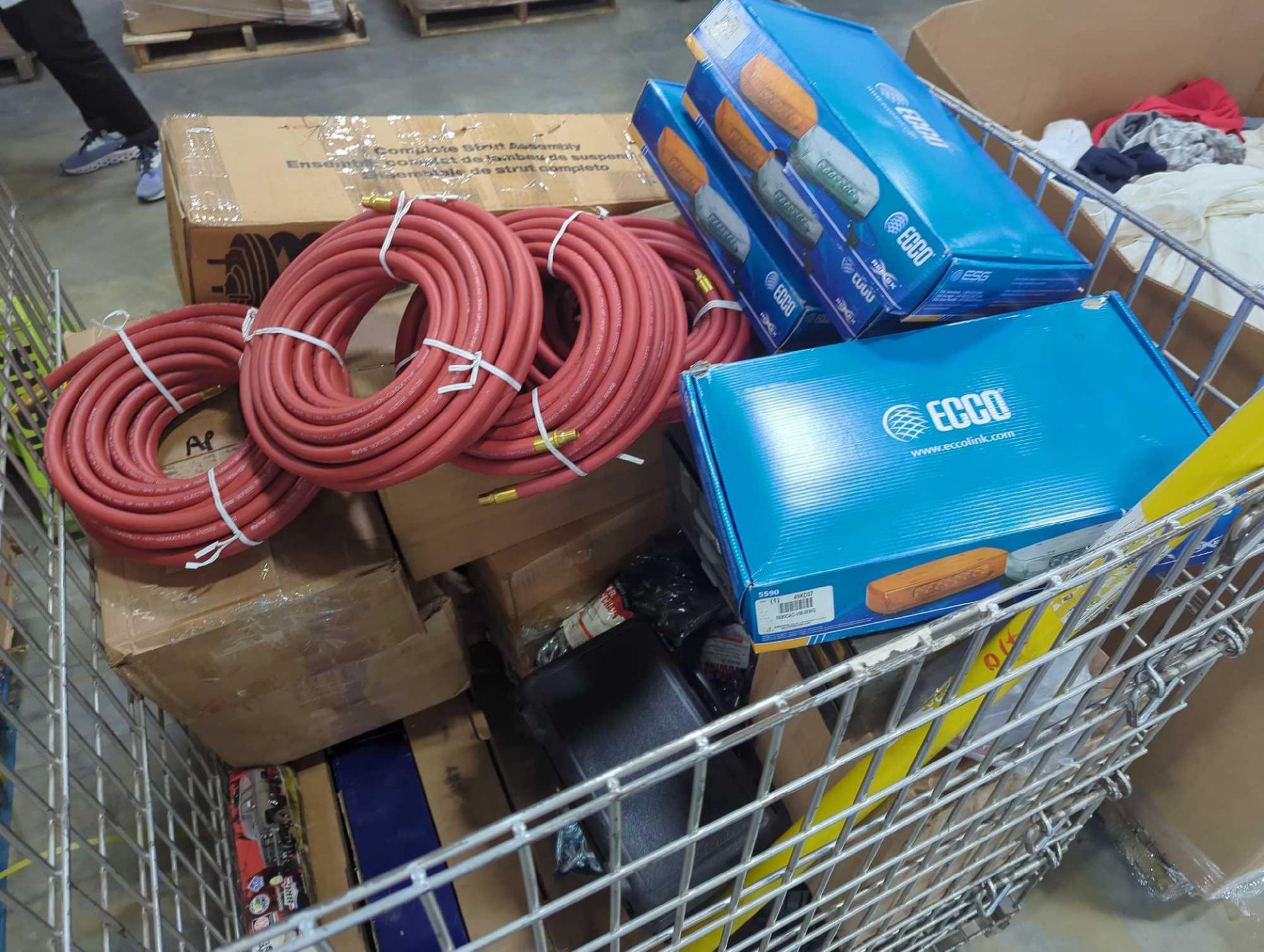 industrial and auto parts hoses most of them new - Image 10 of 10