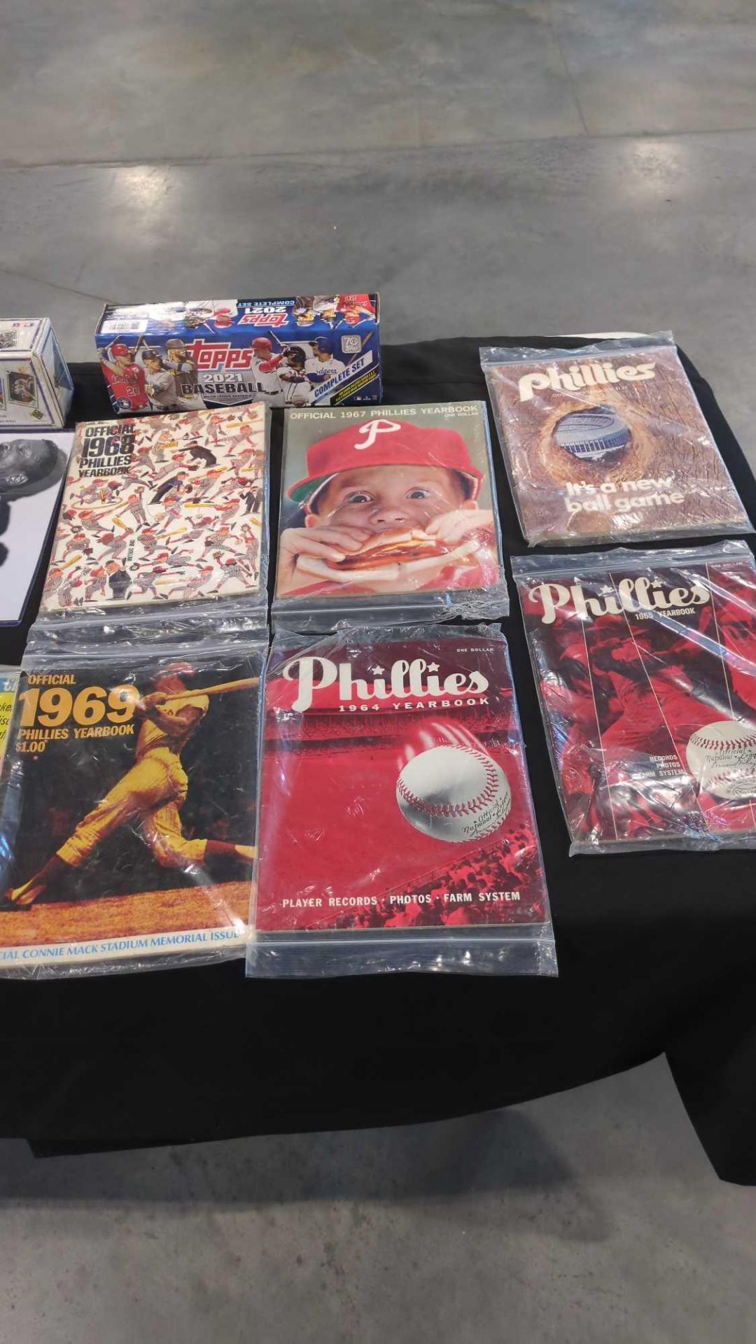 sports memorabilia and cards - Image 3 of 11