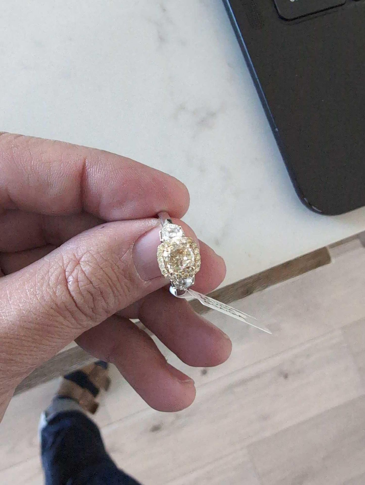 18KT Two Tone Gold 2.23 CTW Fancy colorless Diamond Ring 1.61ct Center Diamond - Image 2 of 8