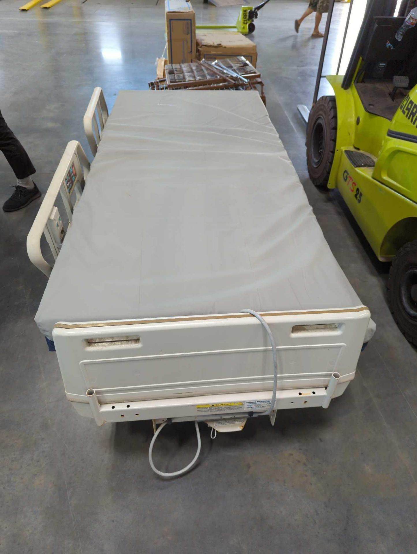 (1) pallet - bedframe and medical rolling bed with mattresses - Image 4 of 4