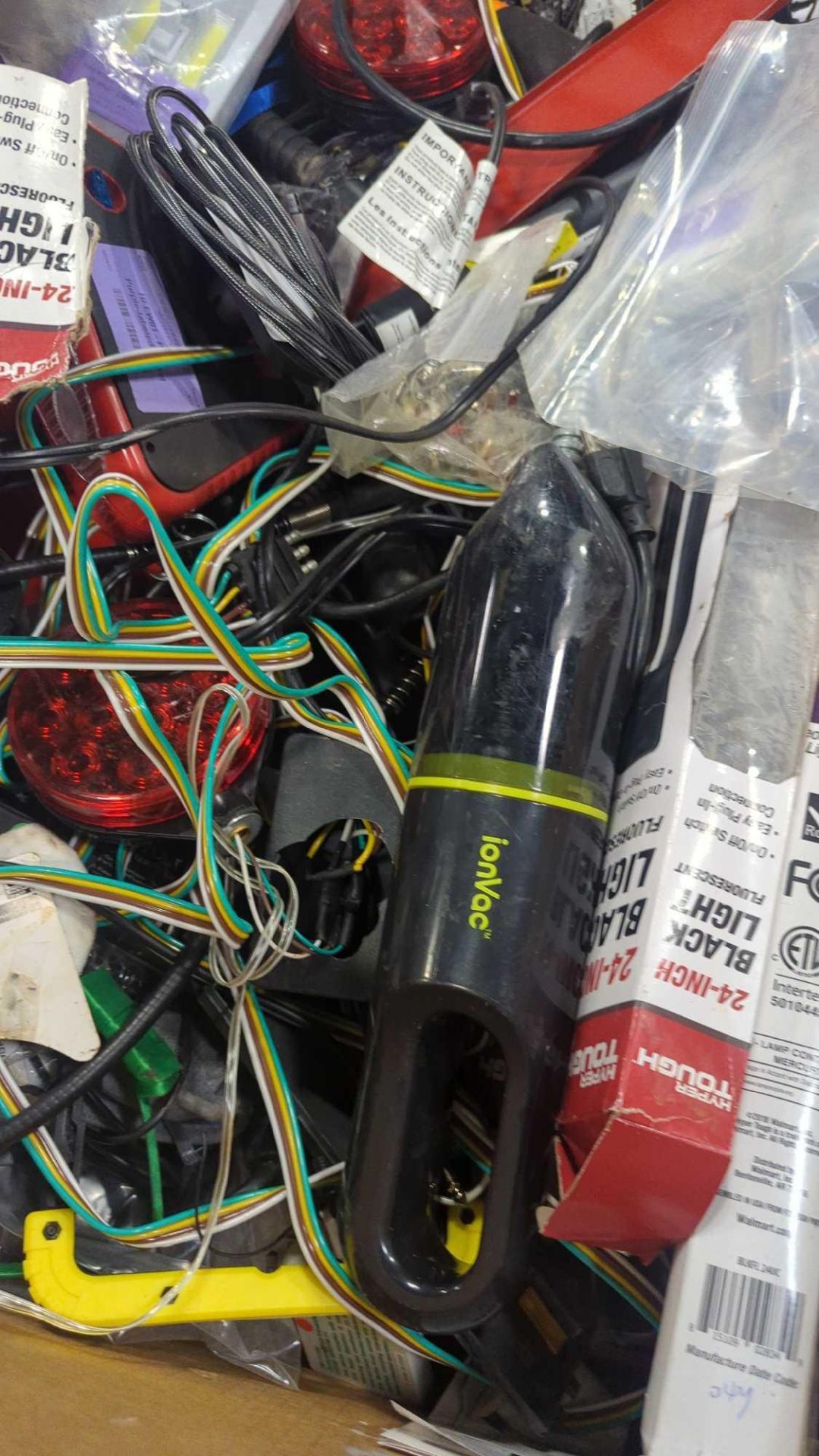 GL- E-waste/misc electronics - Image 8 of 10