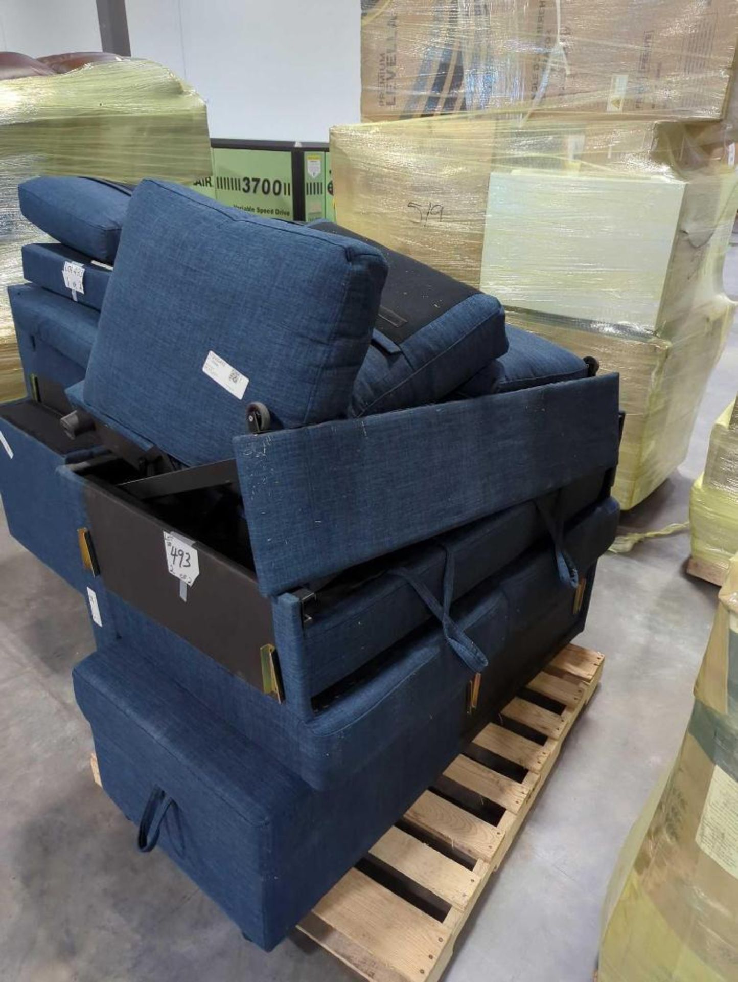 pallet of blue sofa or possible sectional? - Image 5 of 10