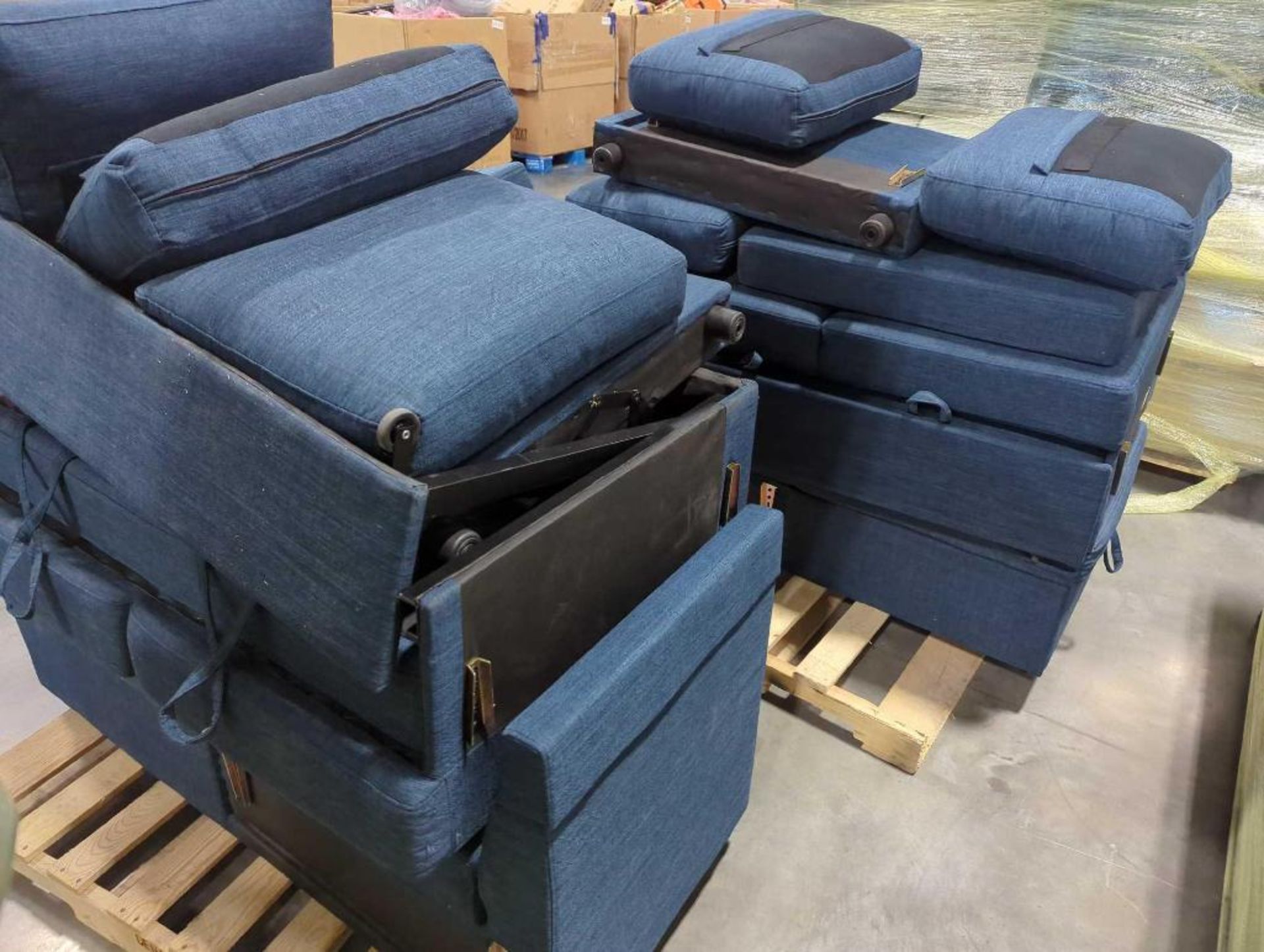 pallet of blue sofa or possible sectional? - Image 6 of 10