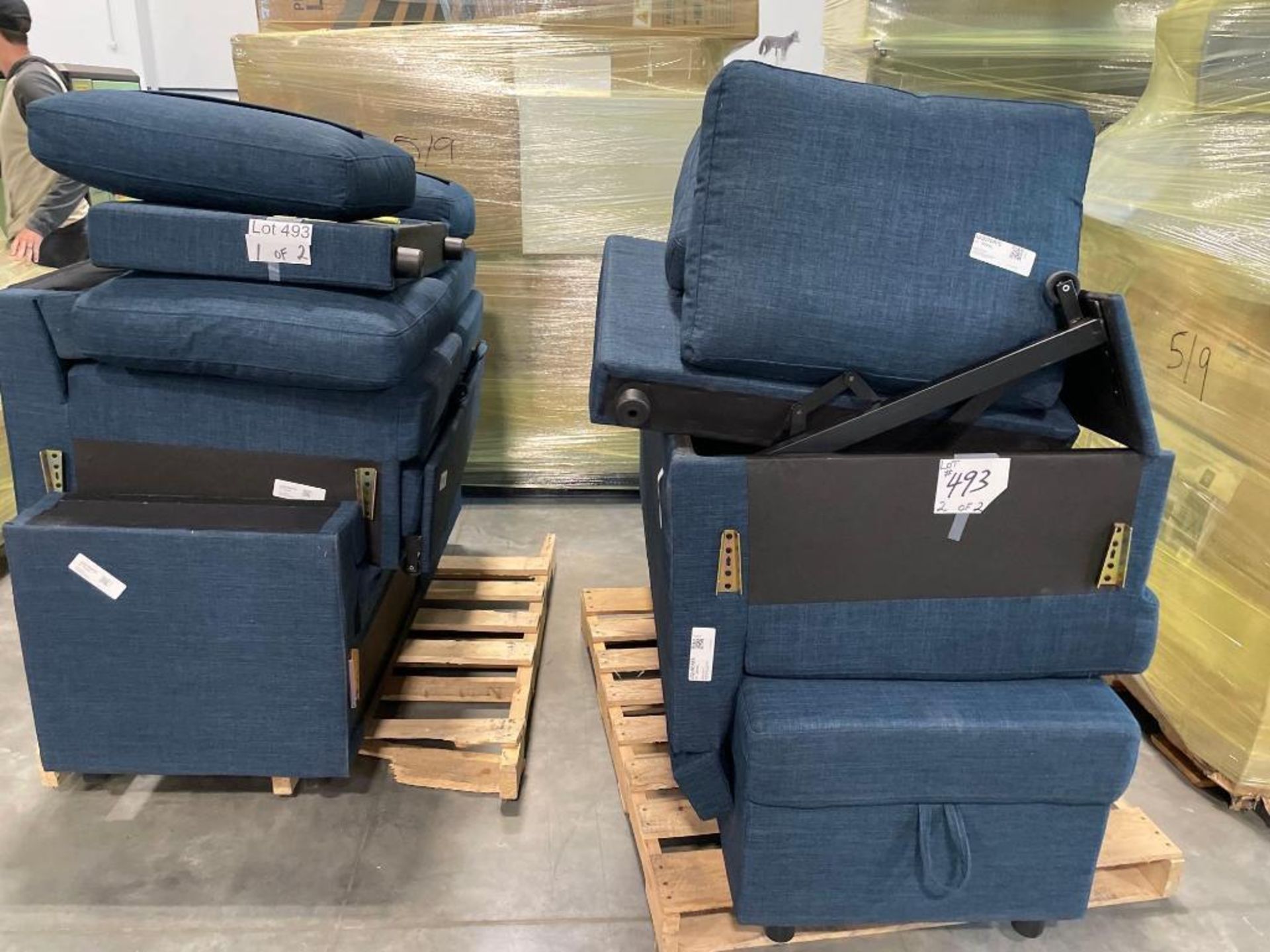 pallet of blue sofa or possible sectional? - Image 8 of 10