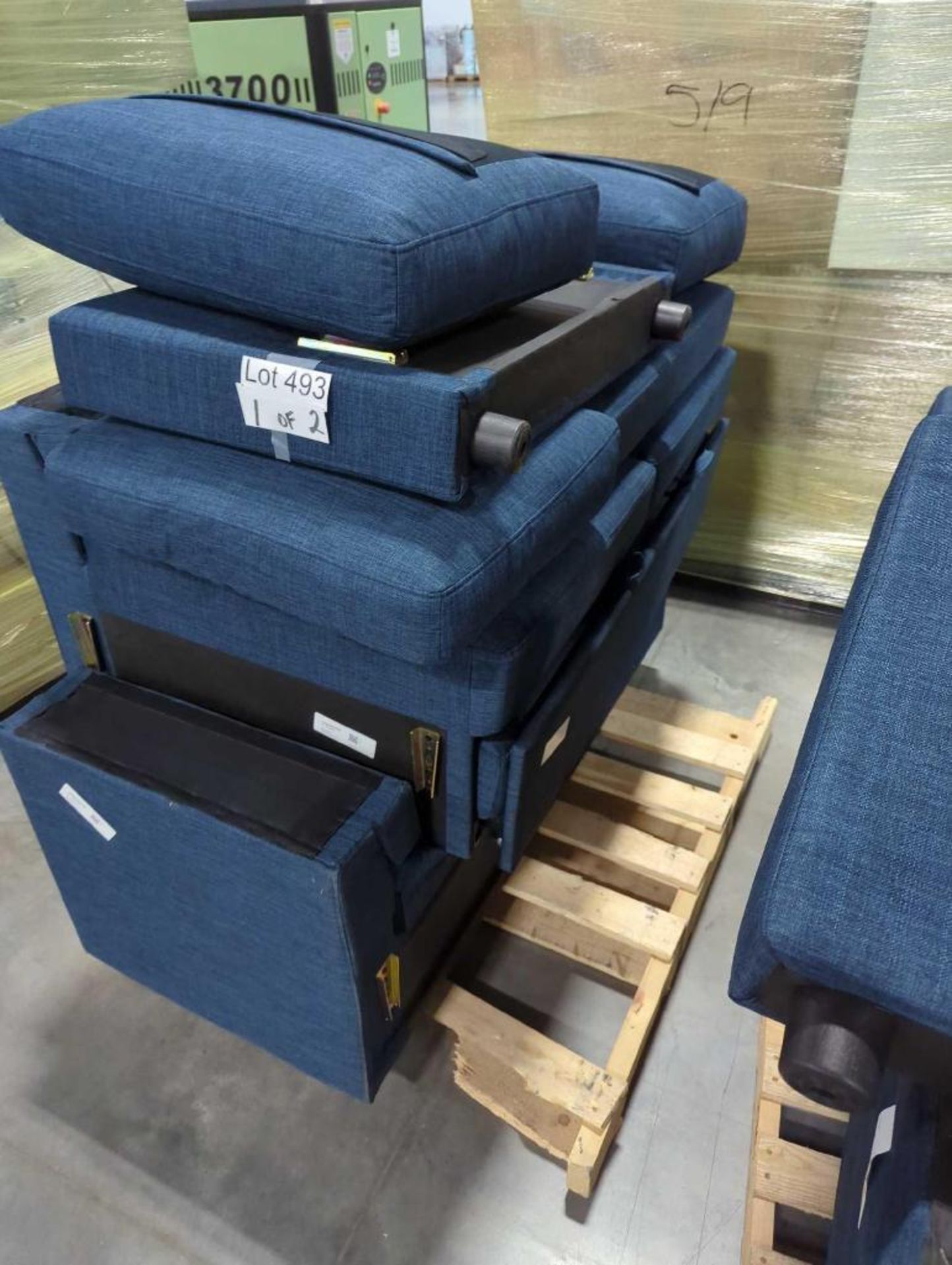 pallet of blue sofa or possible sectional? - Image 4 of 10