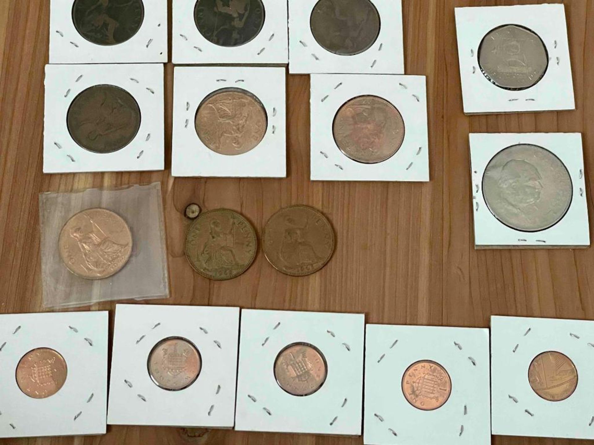 Great Britian George V Pennies 1911-1936 (1918-19 missing 4 coins), 1979 Isle of Man lifeboat, Penny - Image 9 of 13