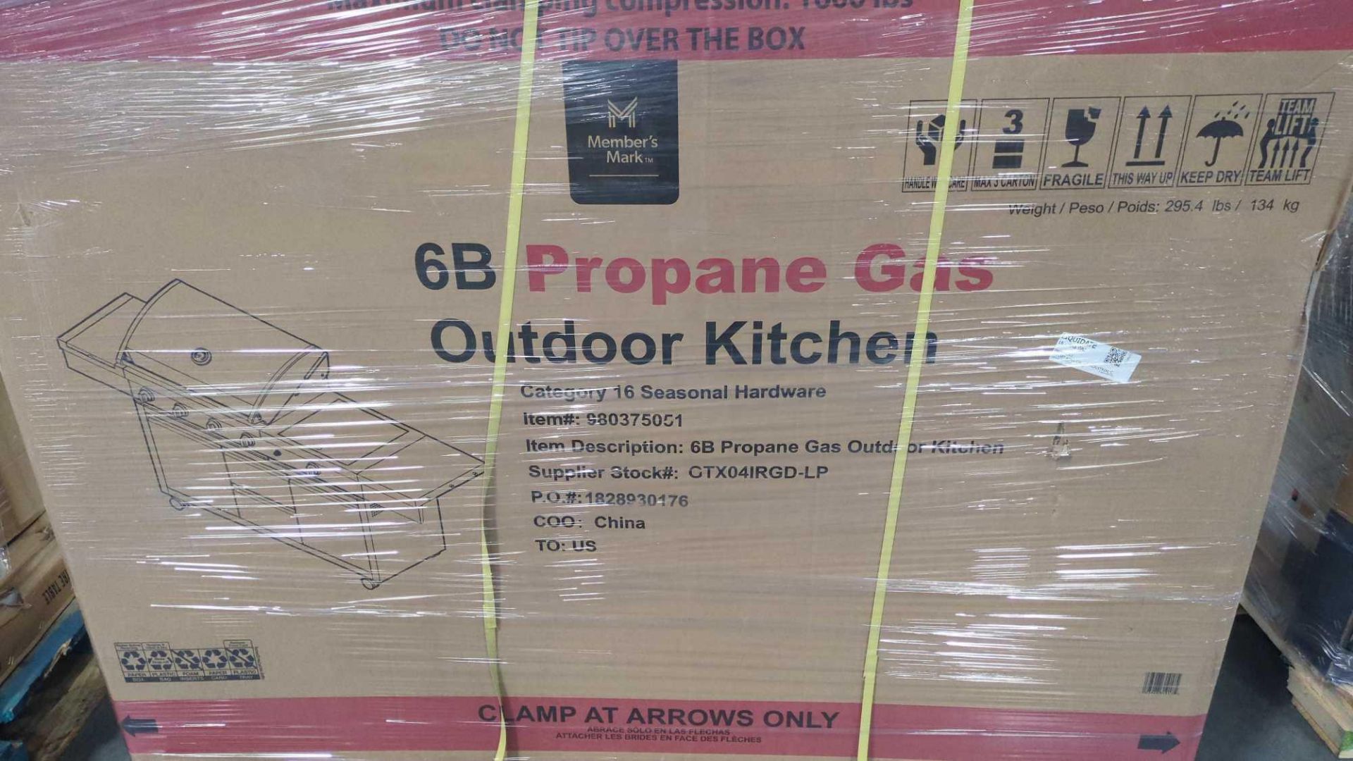 6b propane gas outdoor kitchen, (2) Intex pools - Image 2 of 7