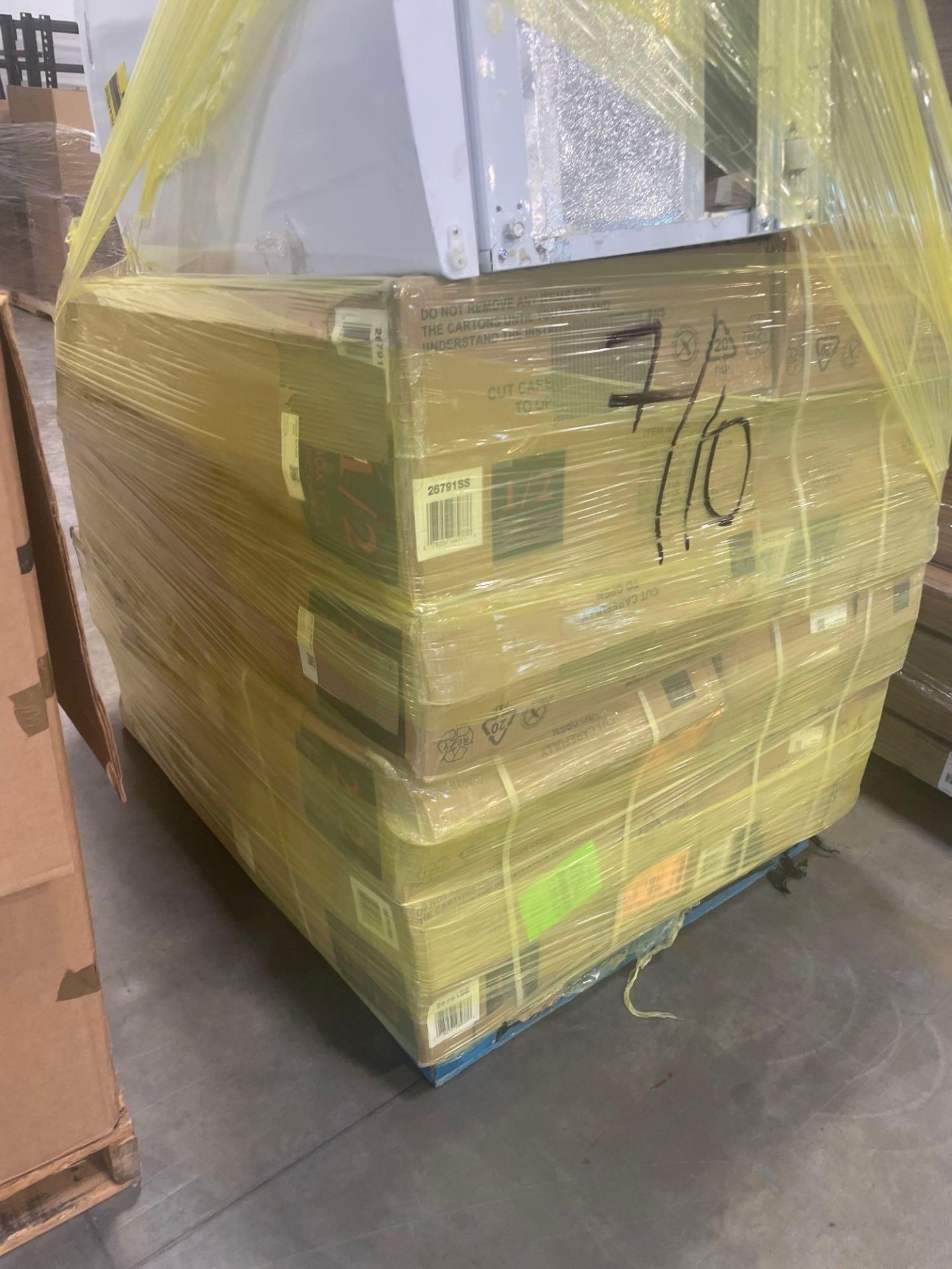 pallet of fridge and Intex prism frame rectangular pools appear to be multiple units - Bild 7 aus 7