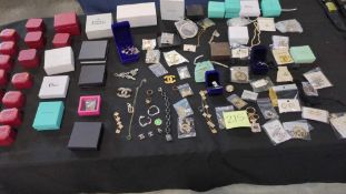 Replica jewelry, not authenticated Gucci, Tiffany & Co, Dior, Cartier, louis Vuitton, vancleef and m