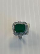 Emerald and Diamond ring Platinum