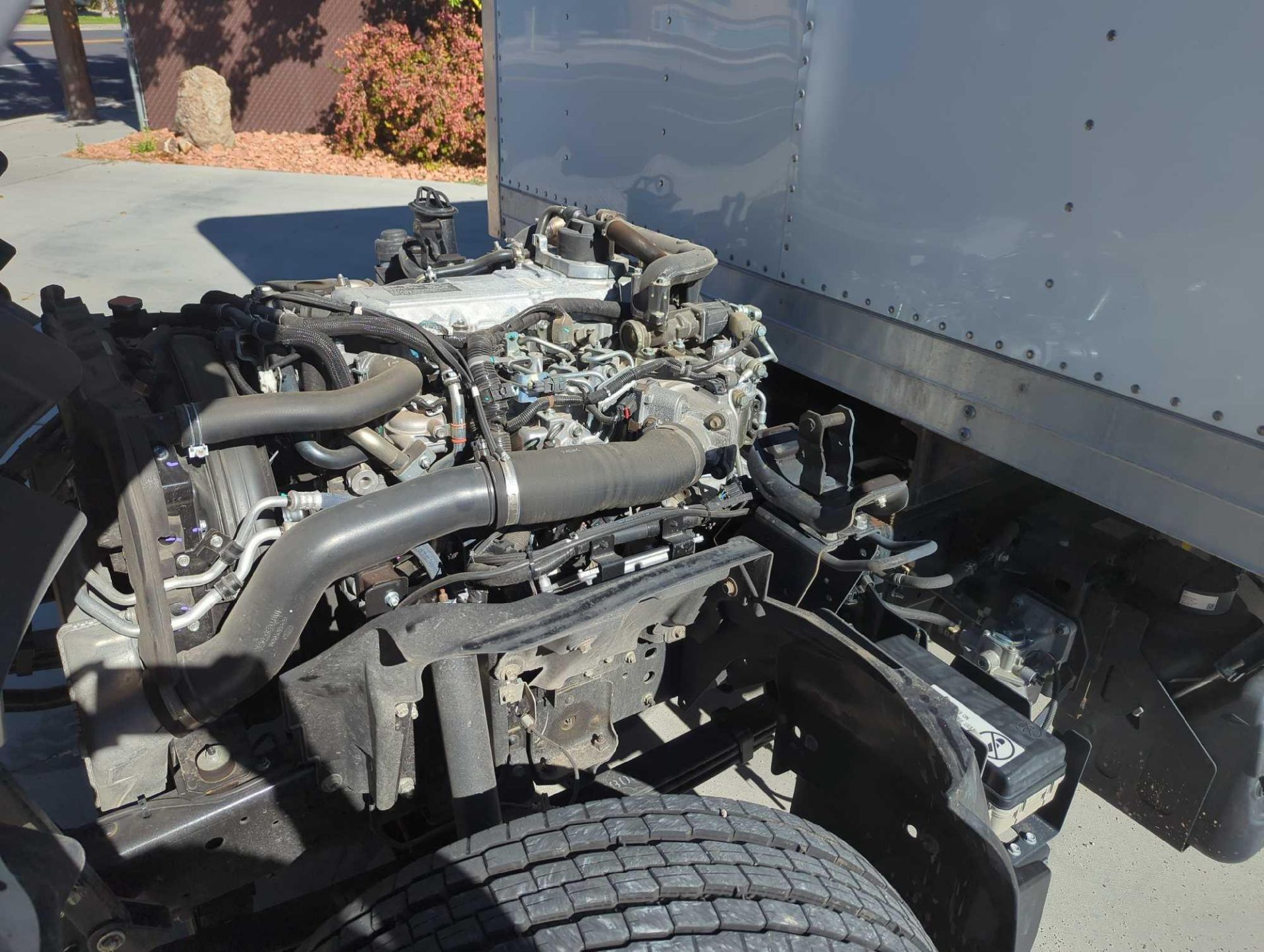 2023 Isuzu NPR Box Truck Tiltmaster - Image 34 of 39