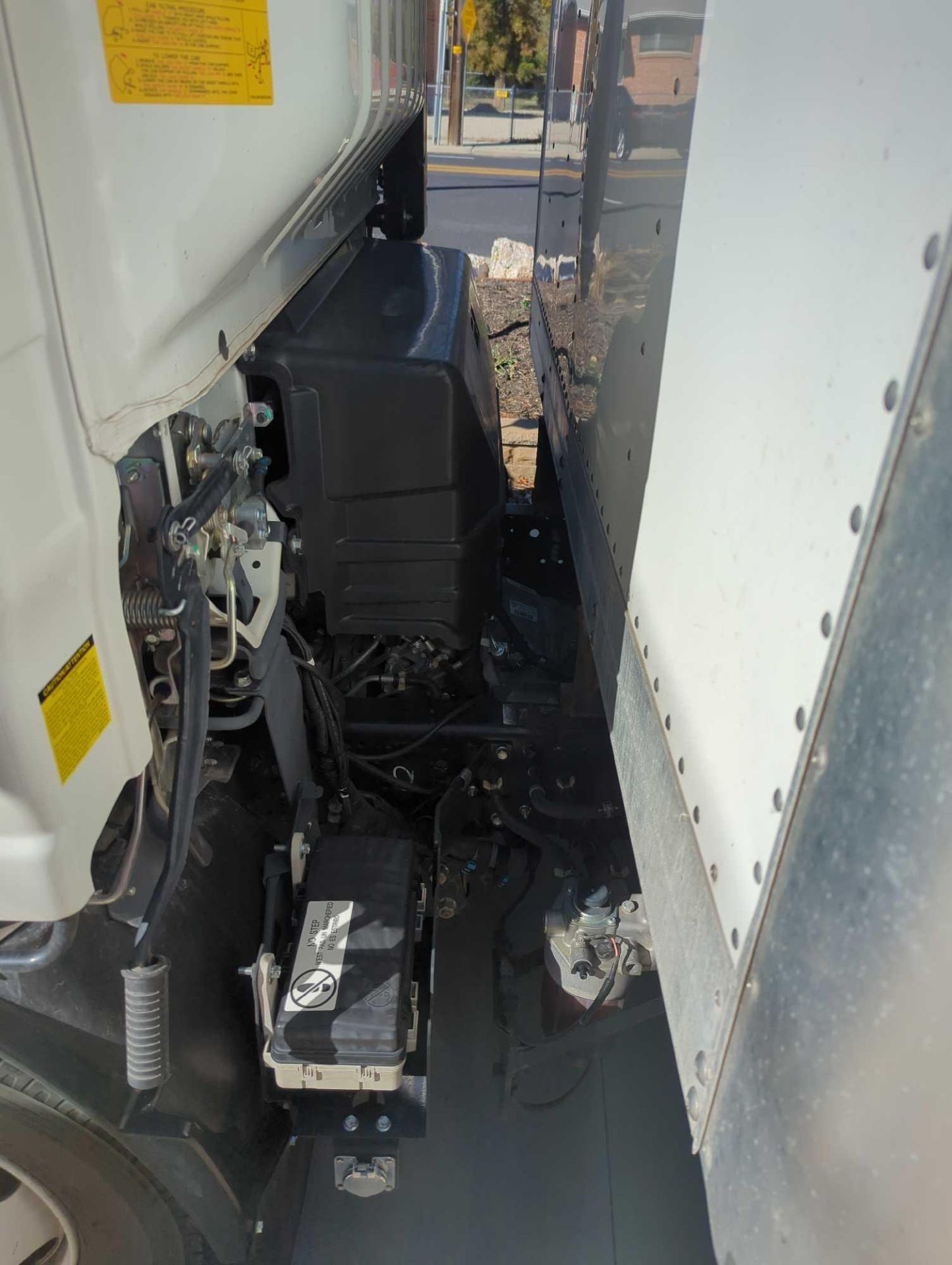 2023 Isuzu NPR Box Truck Tiltmaster - Image 25 of 39