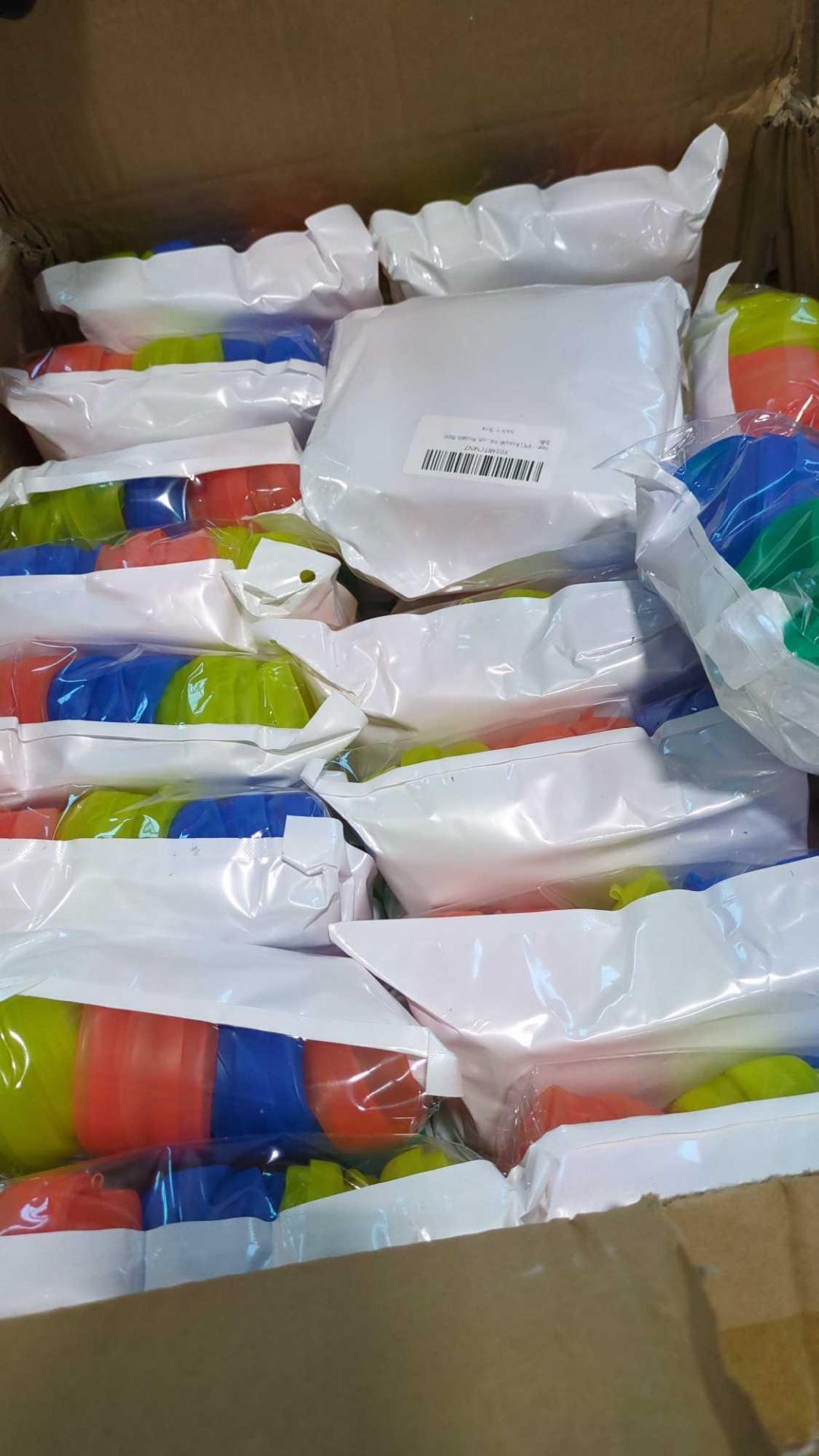 Pallet- reusable water ballons, eye mask set, hose, car parts, and more - Image 3 of 15