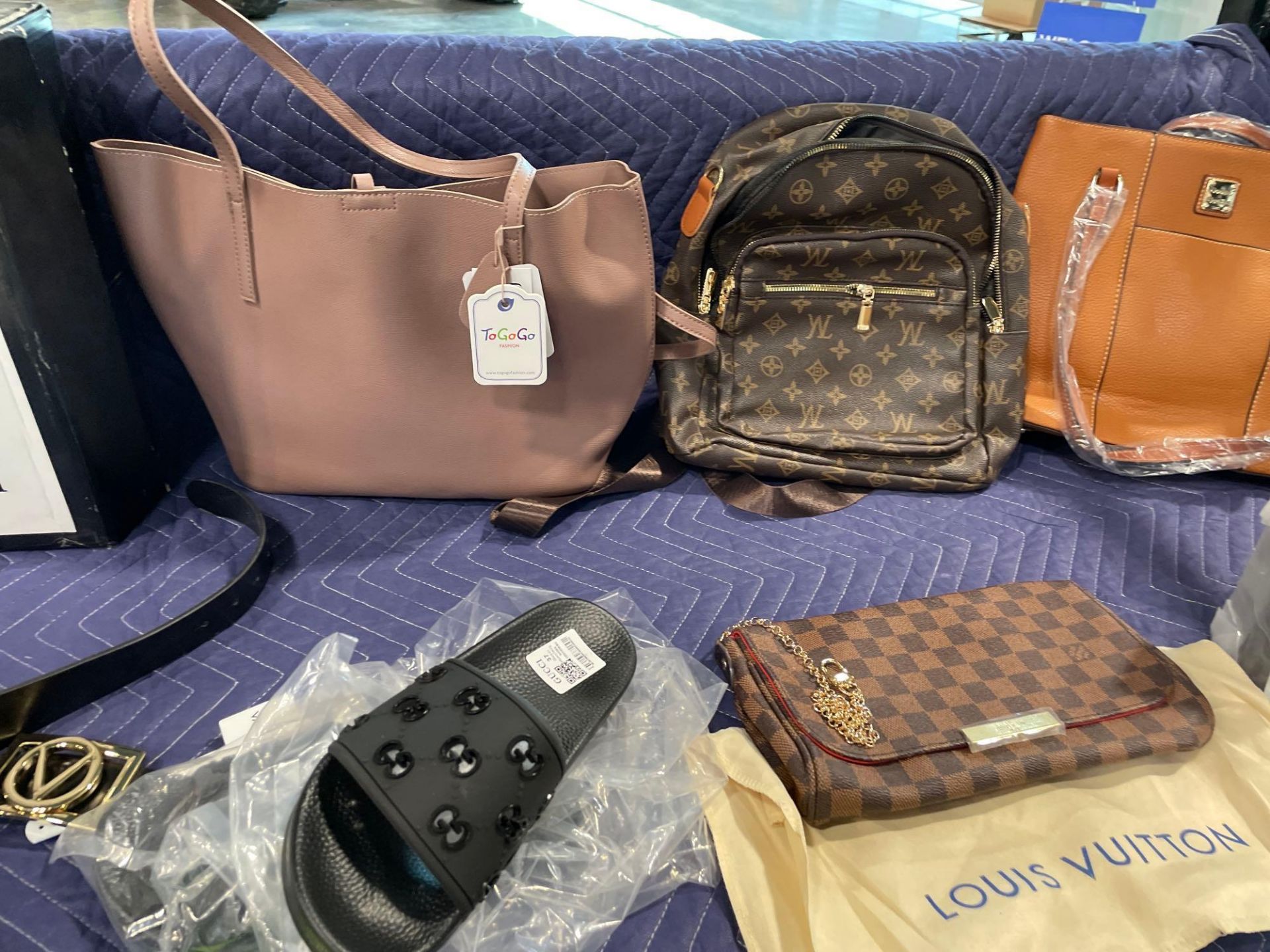 Replica Purses/ bags, Gucci, Dooney & Burke, Louis Vuitton Steve Madden, Egoyard, - Image 4 of 7